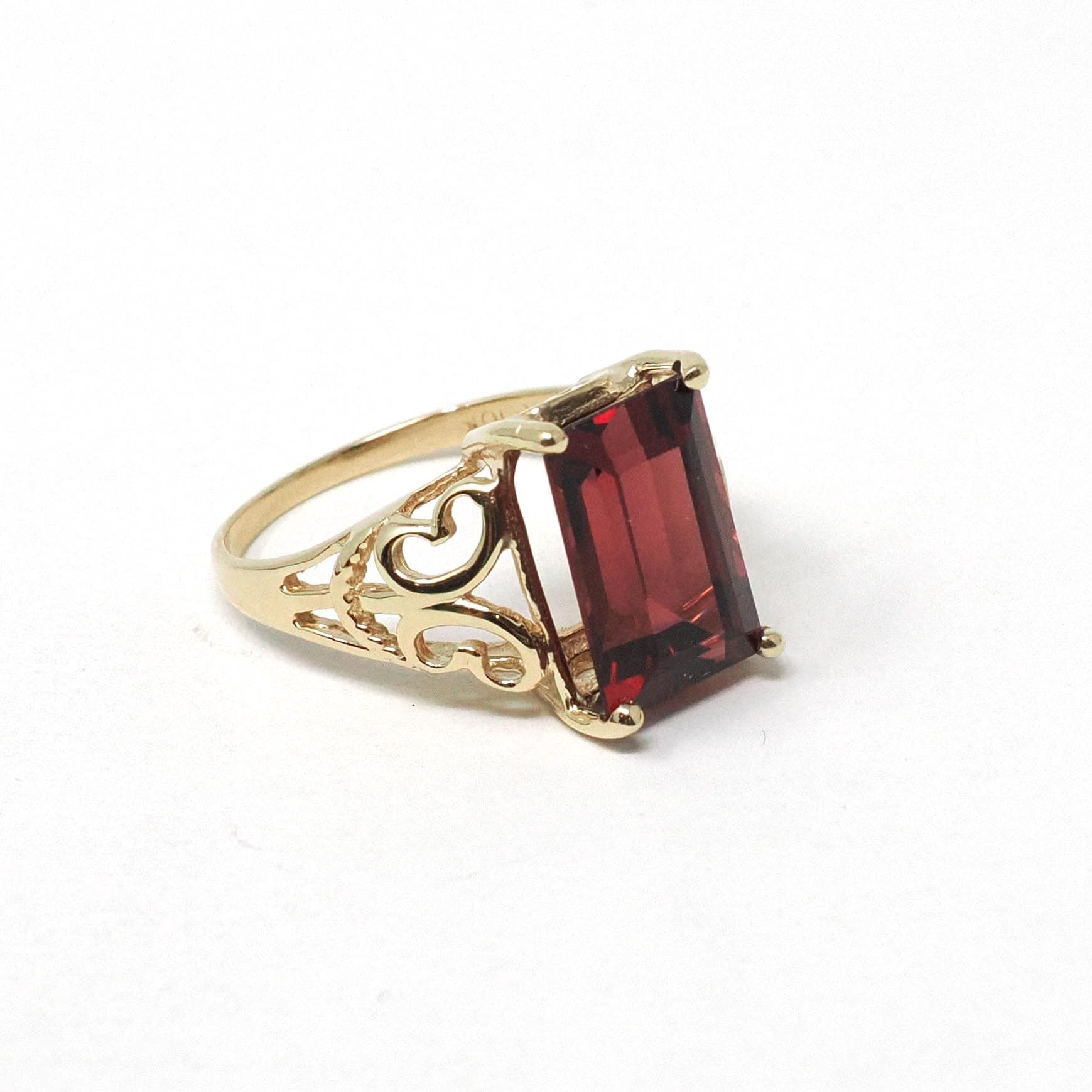 Garnet Butterfly Ring - Modern 10k Yellow Gold Natural Red Step Cut Rectangle Gem Solitaire - Circa 2000s Size 6 1/2 Birthstone Fine Jewelry