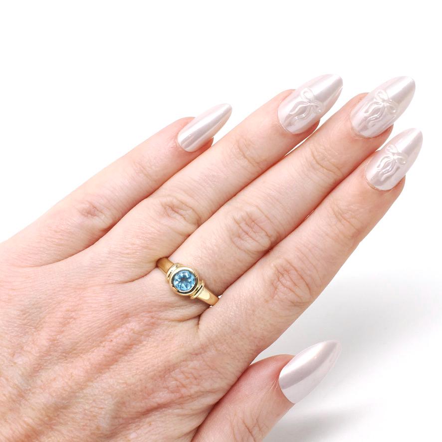 Blue Glass Ring - Estate 14k Yellow Gold Round Faceted Simulated Zircon Stone - Modern Circa 2000s Era Size 6 1/4 Bezel Set Fine Jewelry
