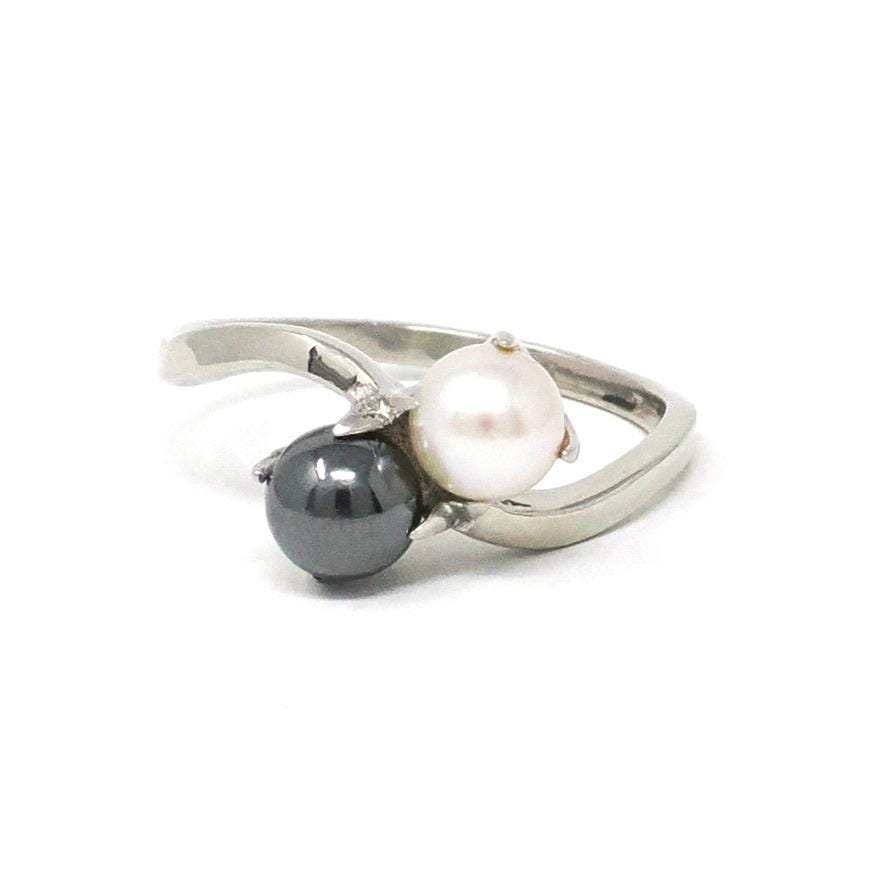 Vintage Toi Et Moi Ring - 10k White Gold Pearl & Hematite Bypass - Mid Century Era Circa 1950s Size 6 3/4 Fine June March Birthstone Jewelry