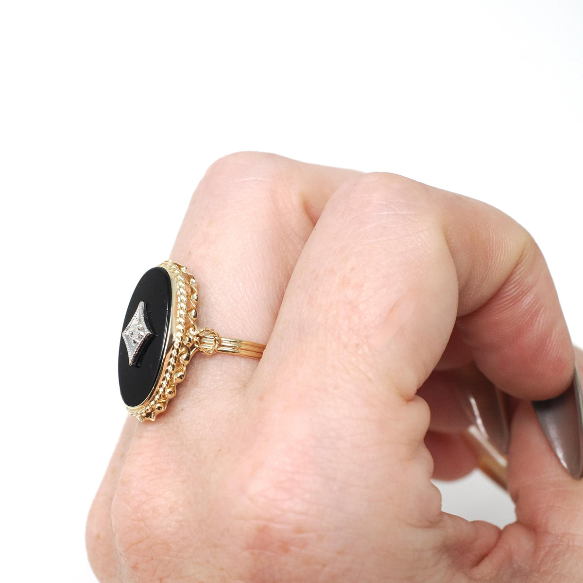 Vintage Onyx Ring - Retro 14k Yellow Gold Oval Black Chalcedony 