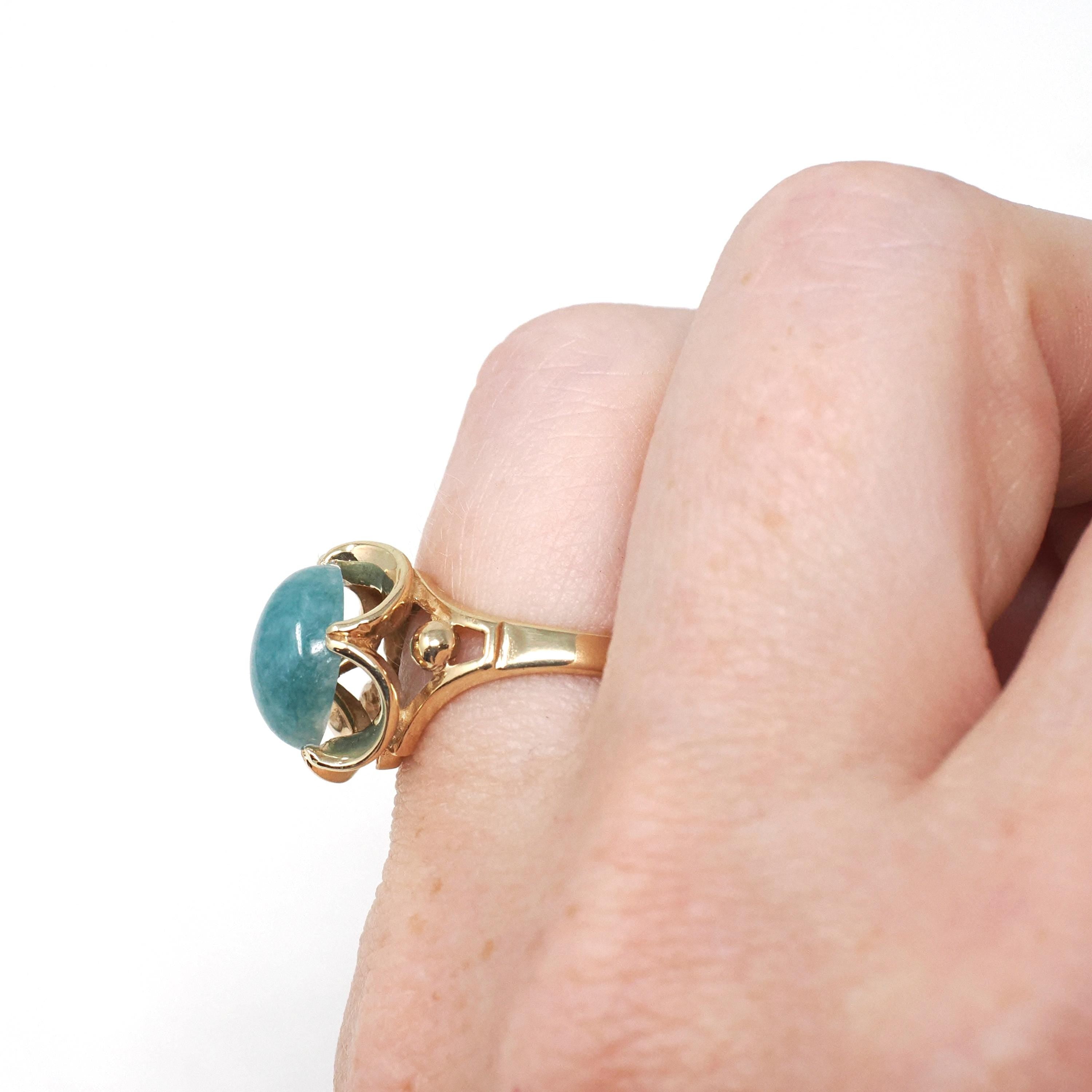 Vintage Jadeite Ring - Retro 10k Yellow Gold Green Blue Oval