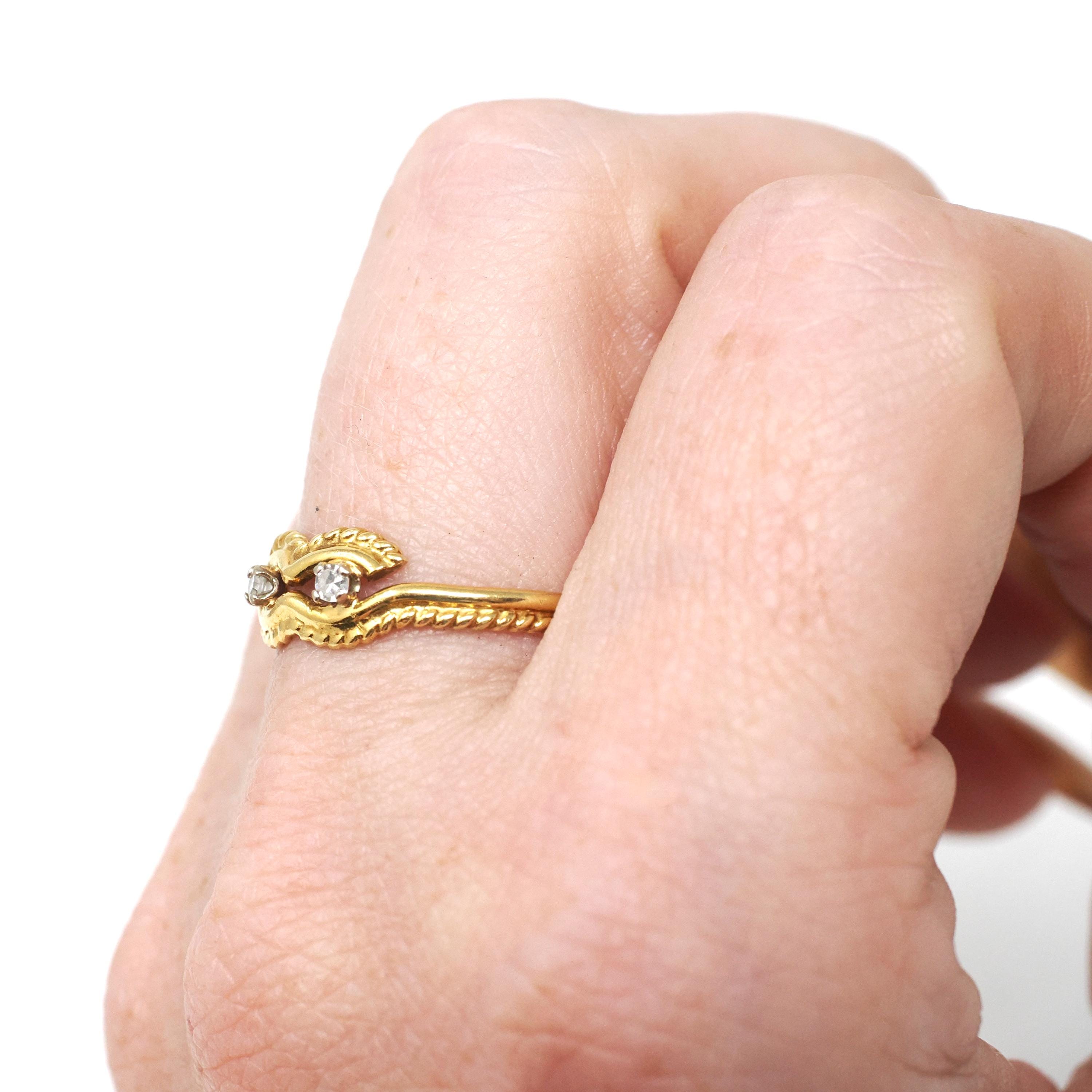 Diamond Bypass Band - Modern 18k Yellow Gold Two Stone .05 CTW Love Knot Ring - Circa 2000s Era Size 8 Fine Rope Stacking Statement Jewelry