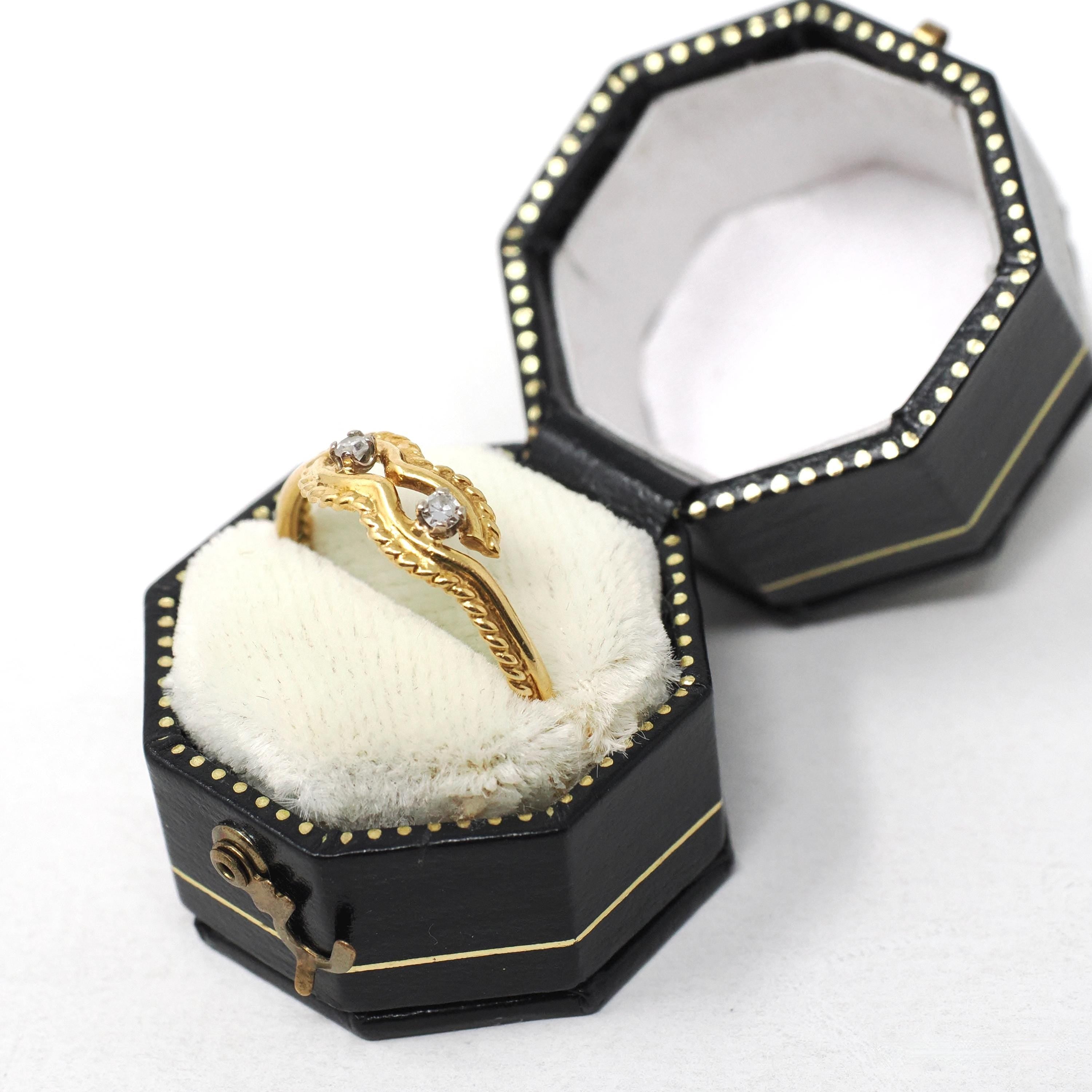 Diamond Bypass Band - Modern 18k Yellow Gold Two Stone .05 CTW Love Knot Ring - Circa 2000s Era Size 8 Fine Rope Stacking Statement Jewelry