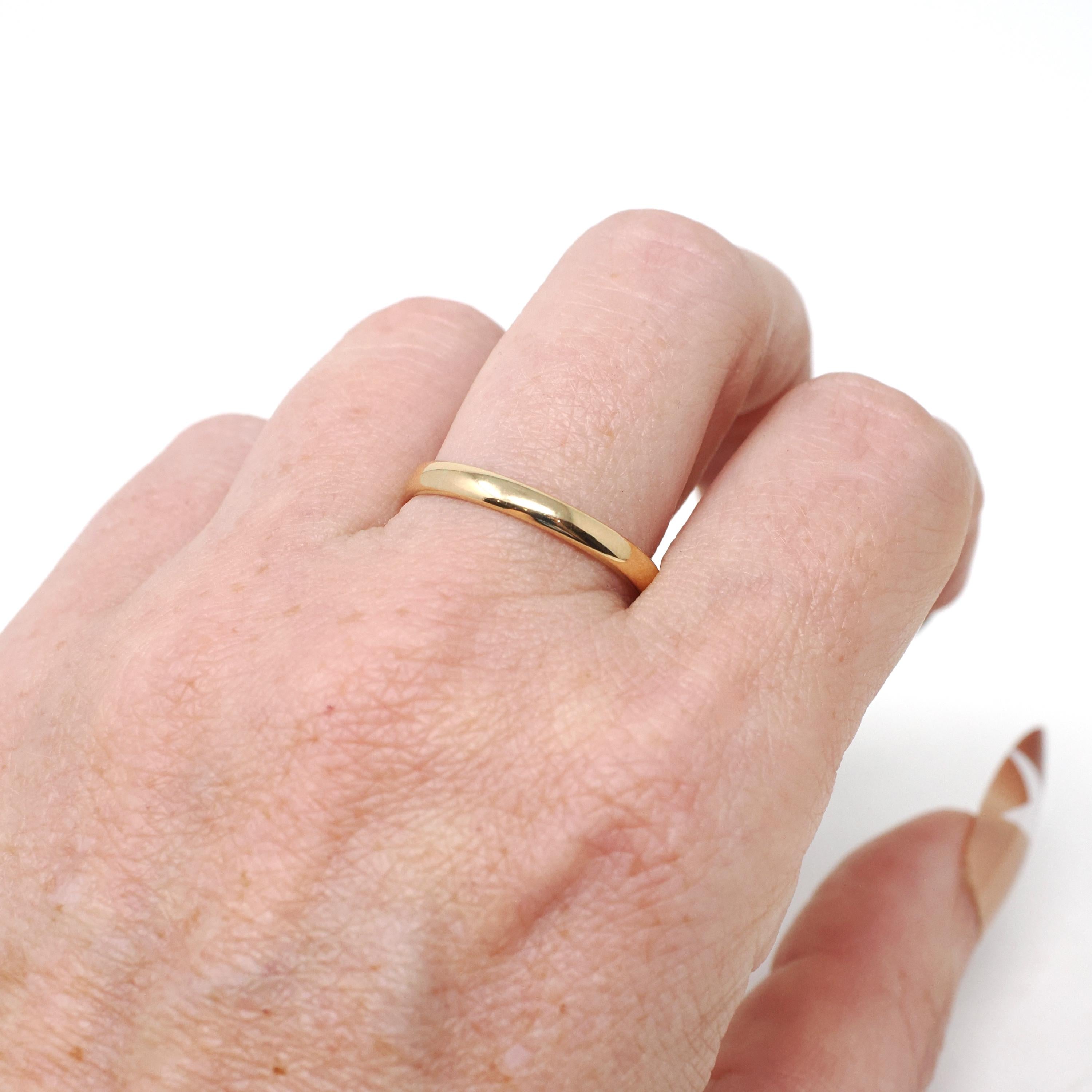 Antique Wedding Band - Edwardian 18k Yellow Gold 2.75mm Stacking Unadorned Ring - Circa 1910s Era Size 8 3/4 Comfort Fit Fine Bridal Jewelry