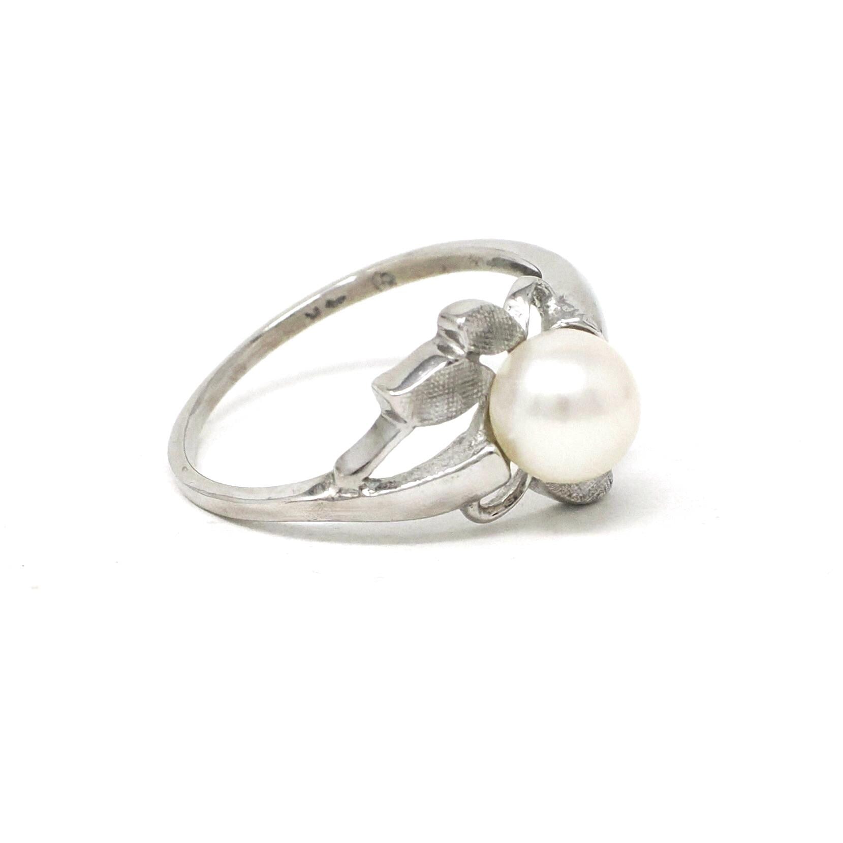 Vintage Pearl Ring - Mid Century 10k White Gold Cultured Organic 6 MM Gemstone - Circa 1960s Size 5 June Birthstone Leaf Motif Fine Jewelry