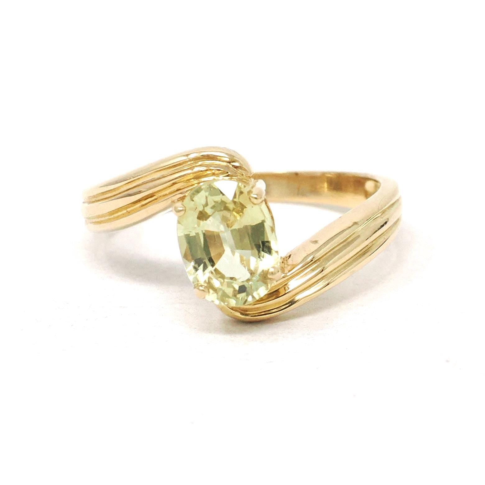 Chrysoberyl Bypass Ring - Modern 18k Yellow Gold Natural Light Green Oval Gemstone Solitaire - Vintage Estate 2000s Era Size 8 Fine Jewelry