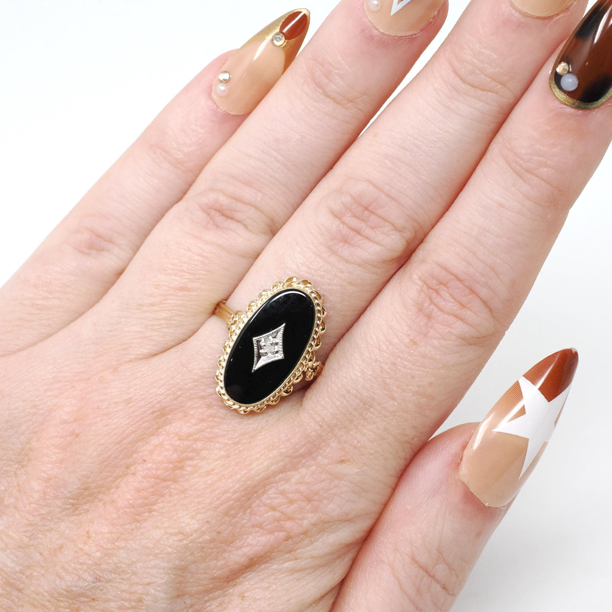 Vintage Onyx Ring - Retro 14k Yellow Gold Oval Black Chalcedony 