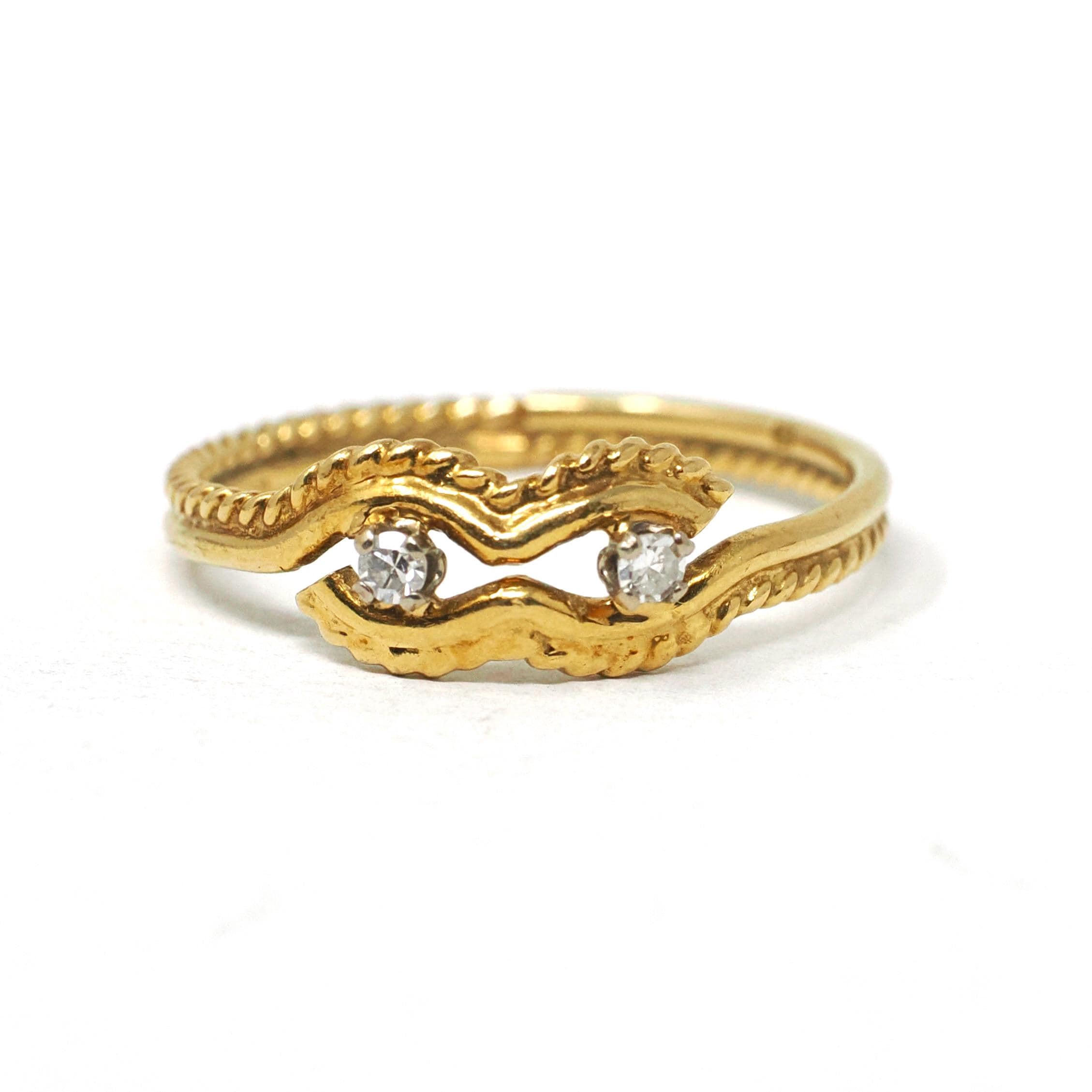 Diamond Bypass Band - Modern 18k Yellow Gold Two Stone .05 CTW Love Knot Ring - Circa 2000s Era Size 8 Fine Rope Stacking Statement Jewelry
