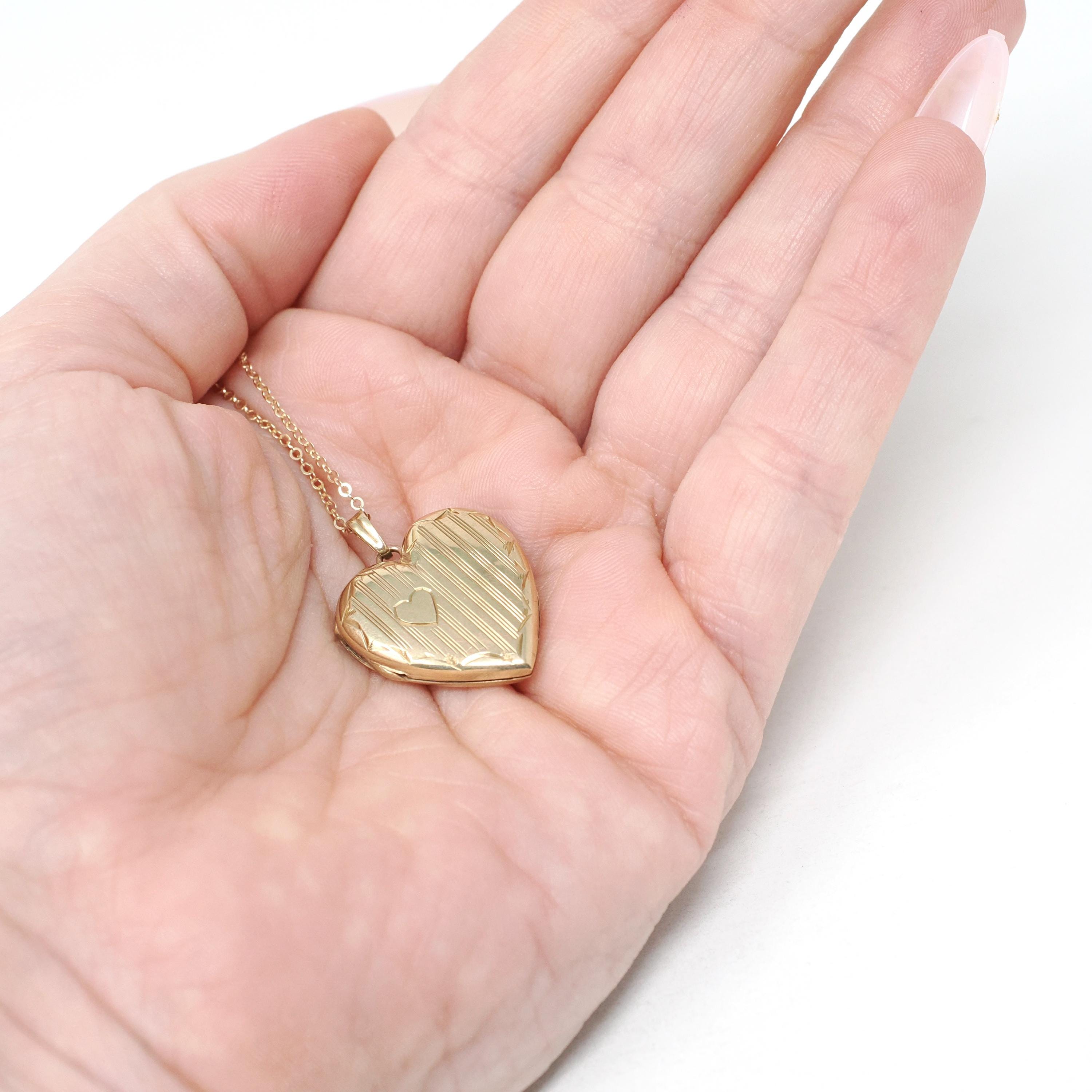 Vintage Heart Locket - Retro 10k Yellow Gold Pinstripe Design Charm Pendant Necklace - Circa 1940s Era Keepsake Photograph Fine Jewelry