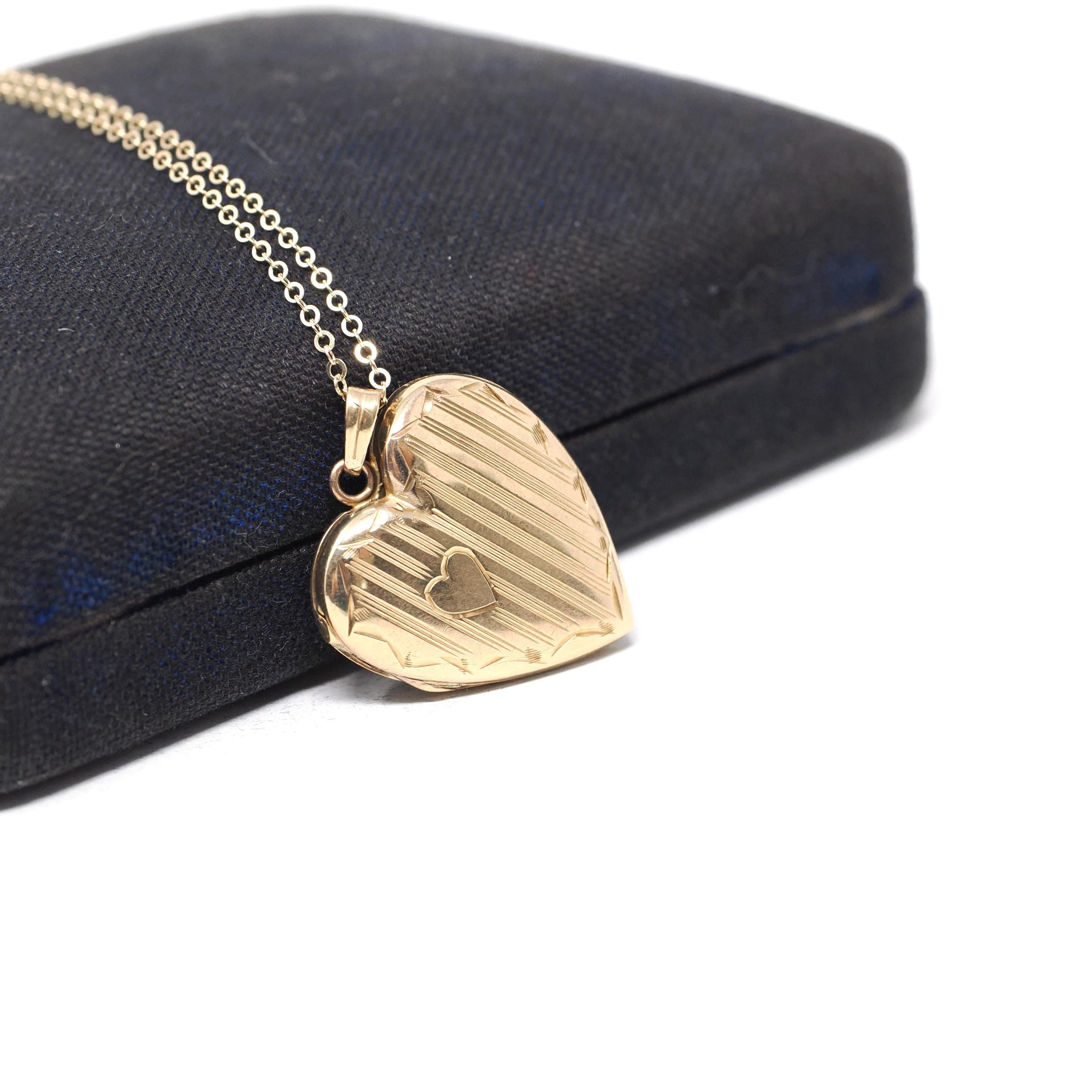 Vintage Heart Locket - Retro 10k Yellow Gold Pinstripe Design Charm Pendant Necklace - Circa 1940s Era Keepsake Photograph Fine Jewelry
