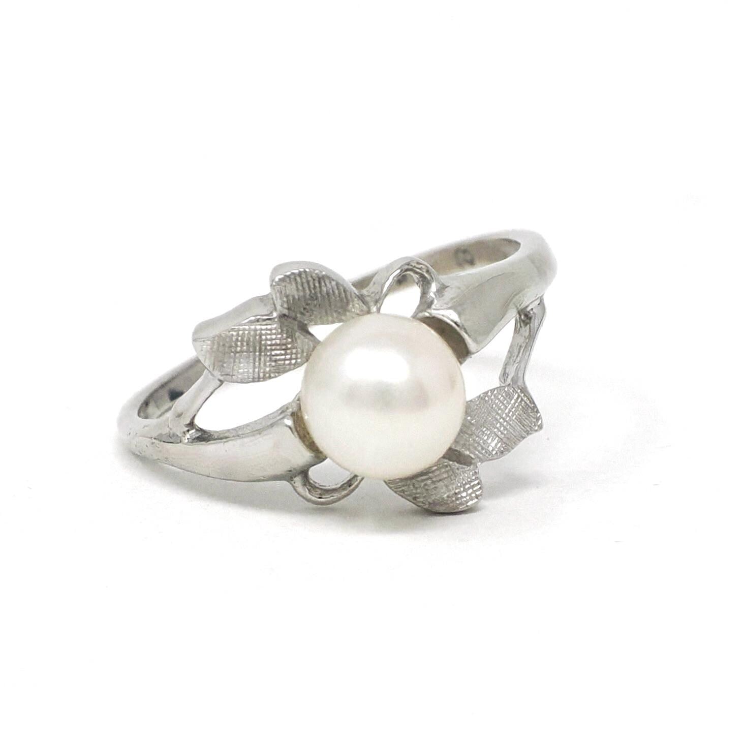Vintage Pearl Ring - Mid Century 10k White Gold Cultured Organic 6 MM Gemstone - Circa 1960s Size 5 June Birthstone Leaf Motif Fine Jewelry