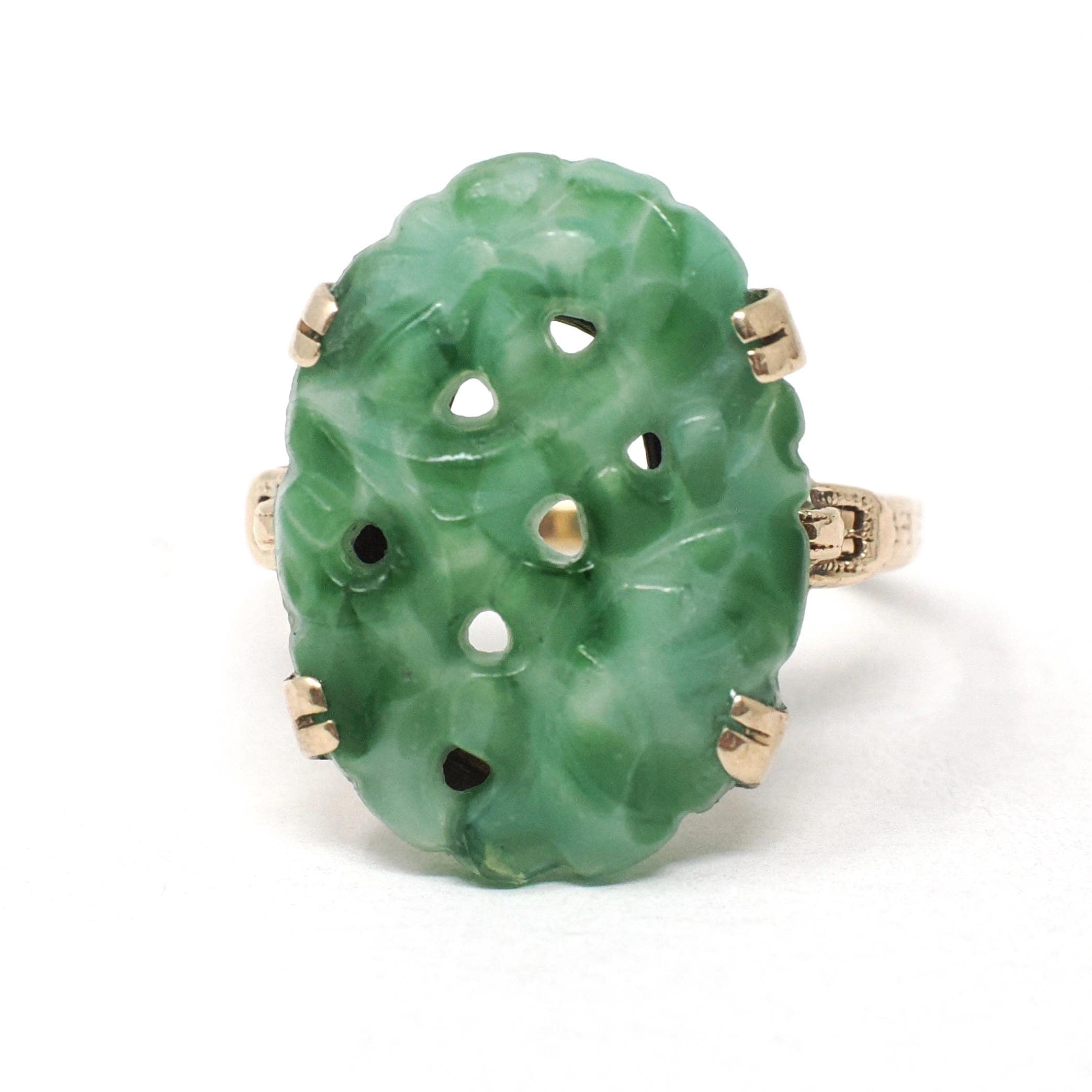 Art Deco Ring - Retro 10k Yellow Gold Carved Mottled Green Glass Oval Stone - Vintage Circa 1940s Era Size 7 3/4 Statement Fine 40s Jewelry