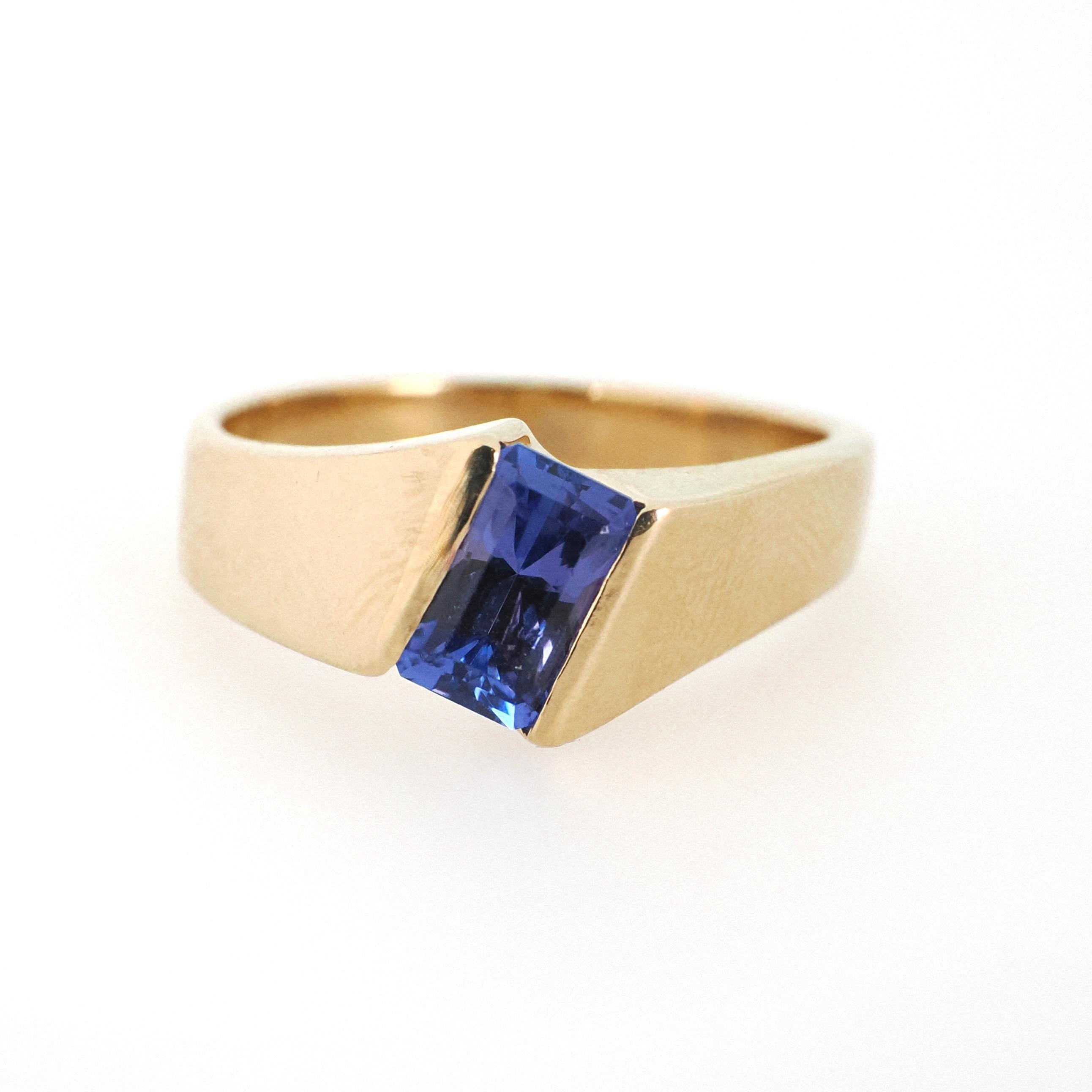 Modern Tanzanite Ring - Estate 14k Yellow Gold Natural Purple Blue Gemstone - Circa 2000's Era Size 6 1/4 December Birthstone Fine Jewelry