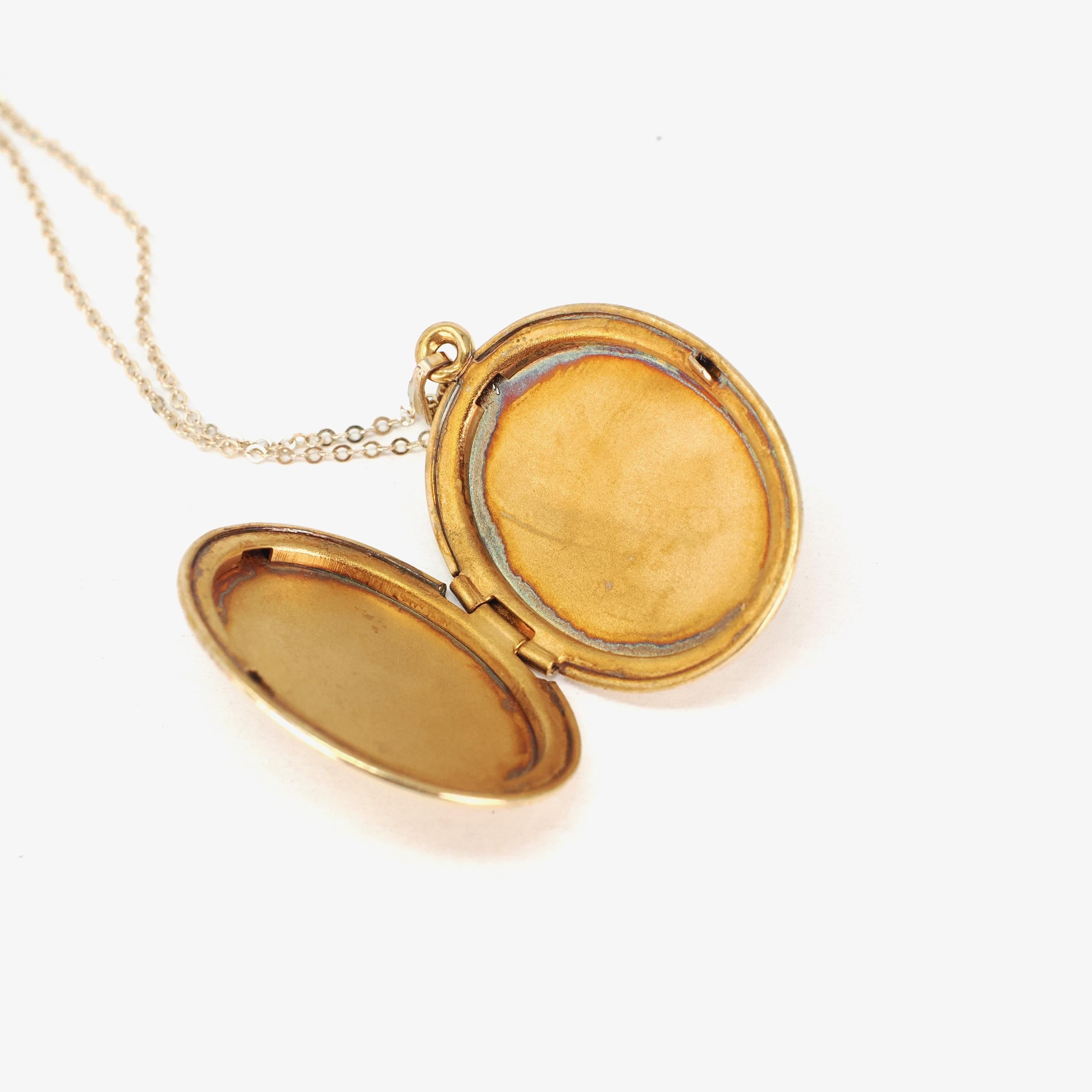 Vintage Flower Locket - Mid Century 14k Gold Filled Oval Pendant Necklace - Circa 1960s Era Keepsake Photo Nature Inspired Marathon Jewelry