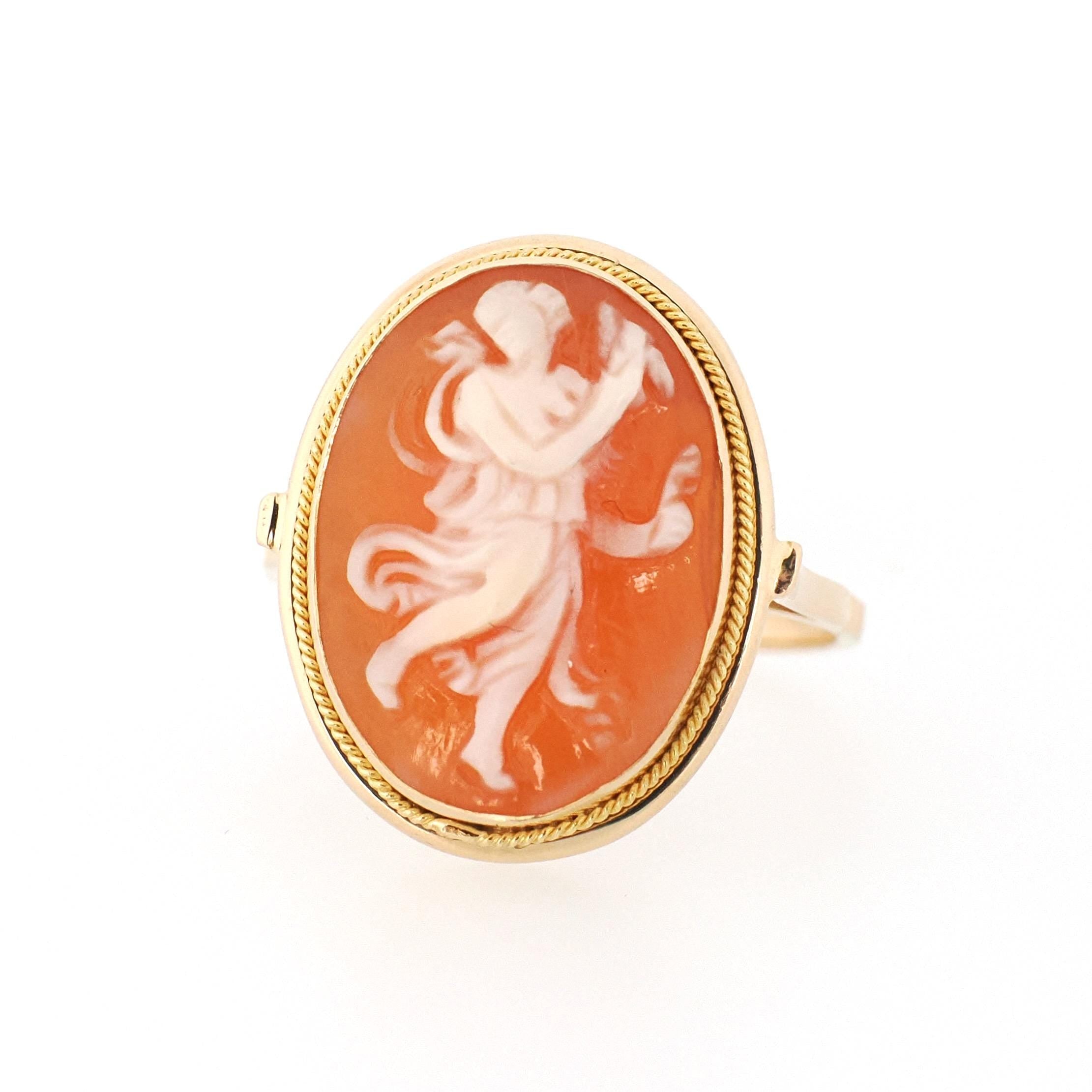 Vintage Cameo Ring - Mid Century 18k Yellow Gold Carved Shell