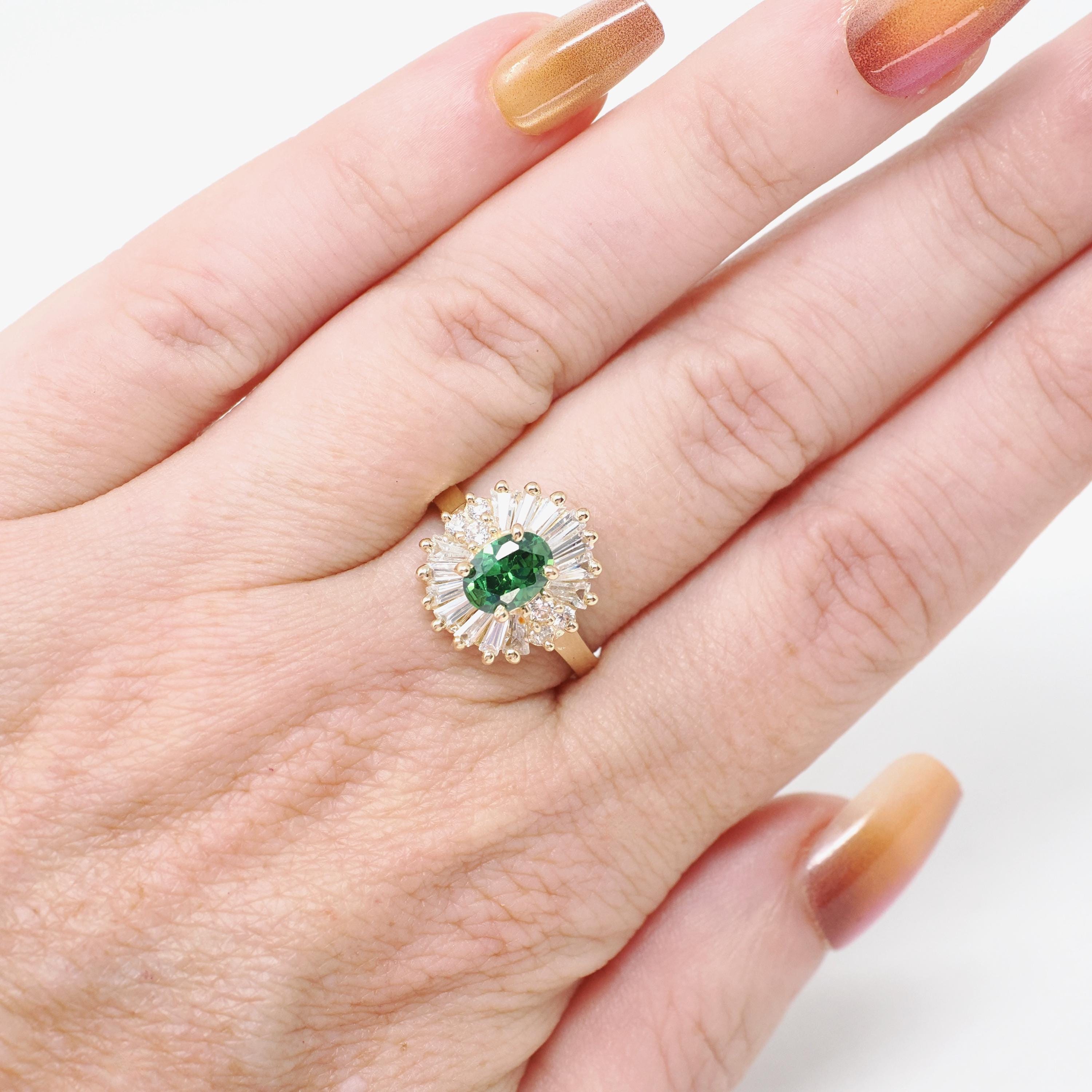 Modern Ballerina Halo Ring - 14k Yellow Gold Oval Green CZ & Simulated Diamonds - Contemporary 2000s Era Size 8 1/4 Fine Fashion Jewelry