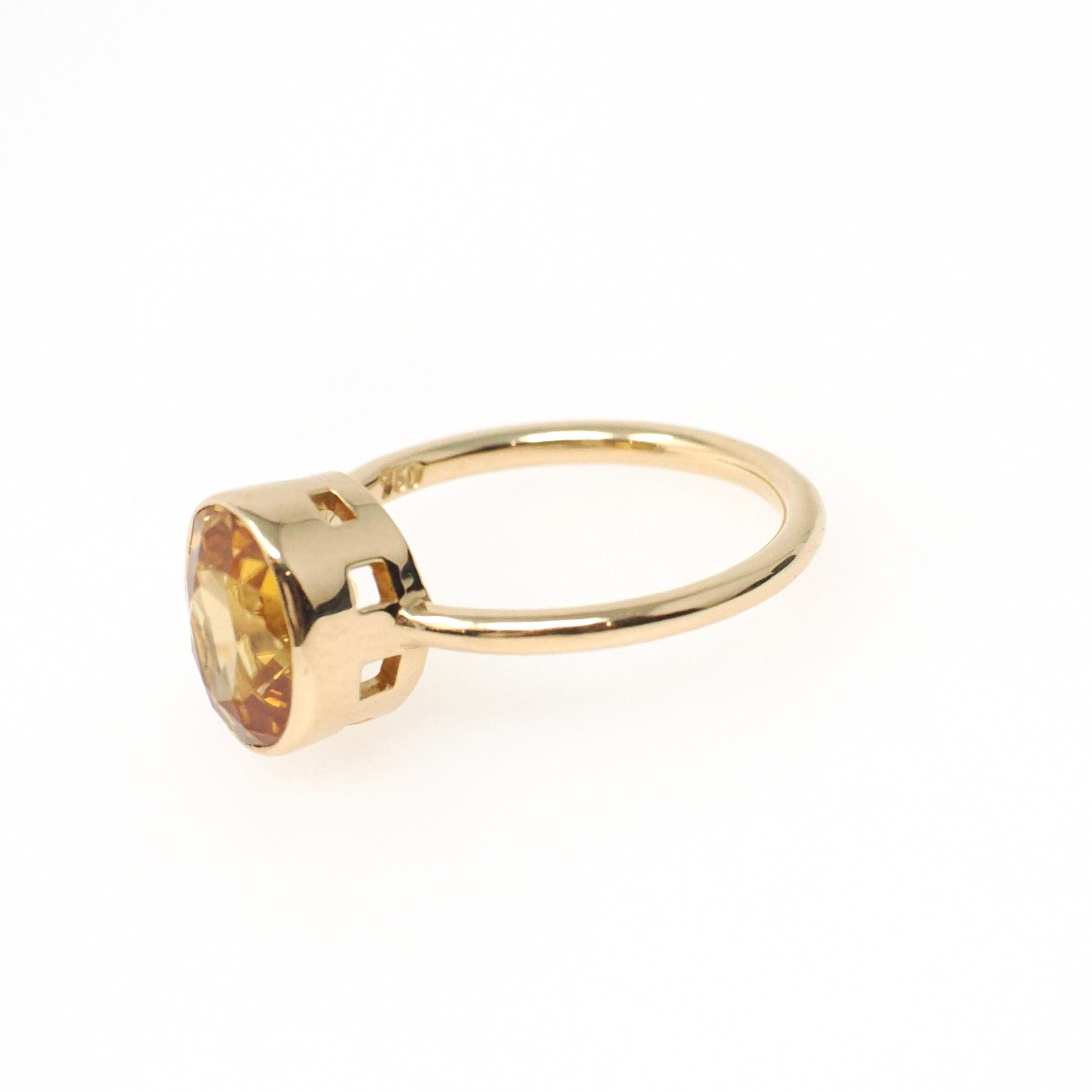 Modern Zircon Ring - 18k Yellow Gold Bezel Set Natural 4.97 CT Oval Orange Gemstone Solitaire - Circa 2000s Size 6.25 Statement Fine Jewelry