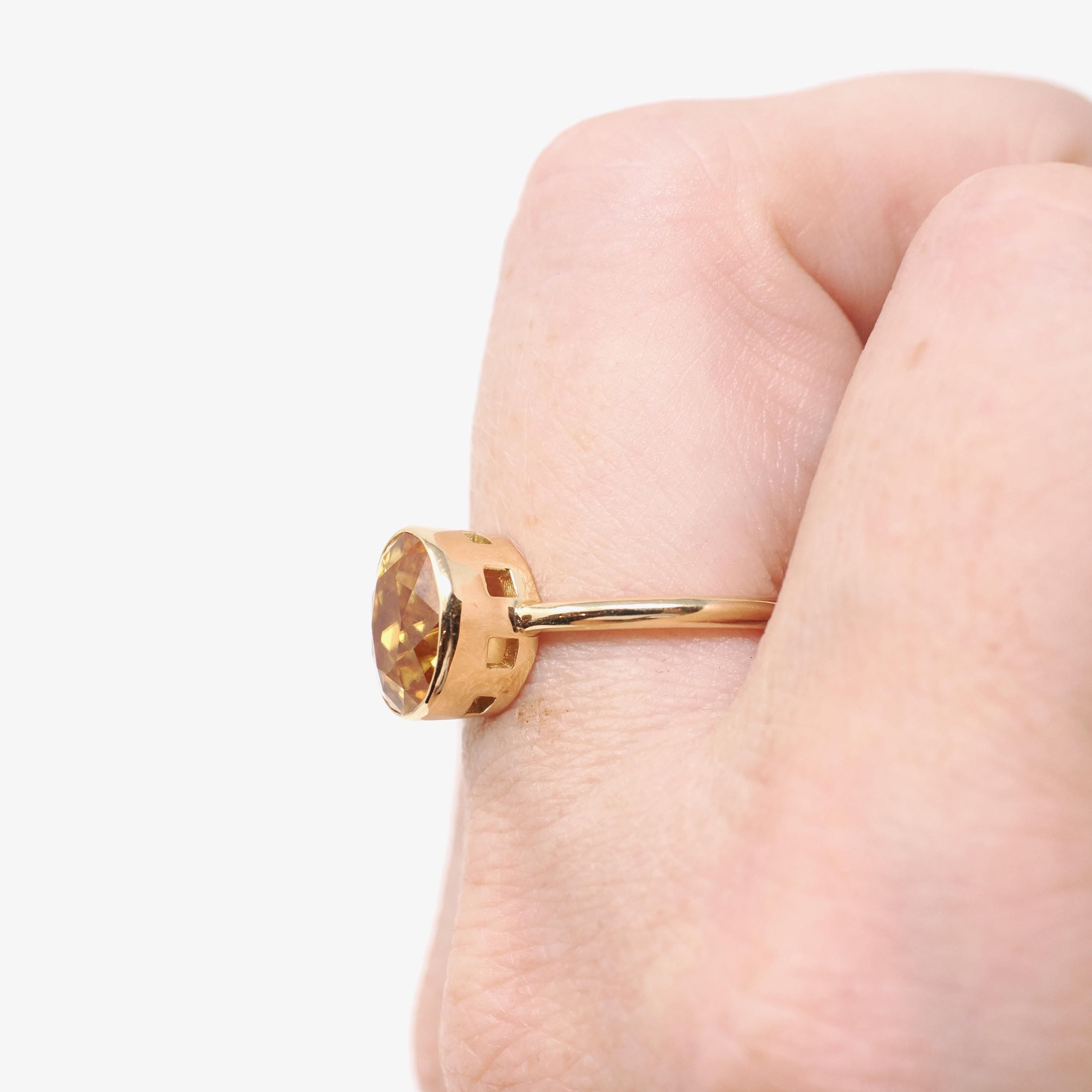 Modern Zircon Ring - 18k Yellow Gold Bezel Set Natural 4.97 CT Oval Orange Gemstone Solitaire - Circa 2000s Size 6.25 Statement Fine Jewelry