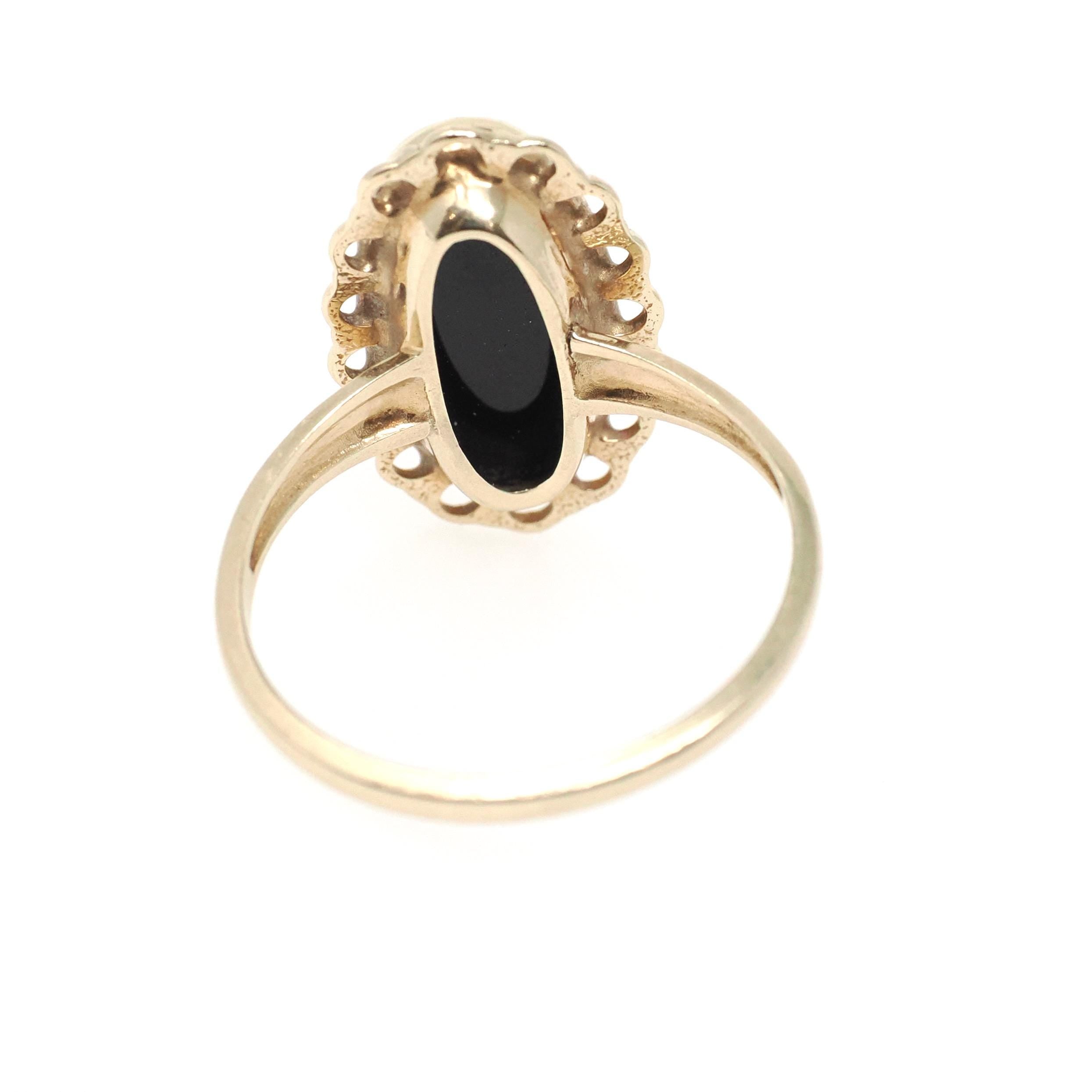 Vintage Onyx Ring - Retro 10k Yellow Gold Natural Oval Black Chalcedony Gemstone - Circa 1970s Era Size 6 1/4 Statement Fine PSCO Jewelry