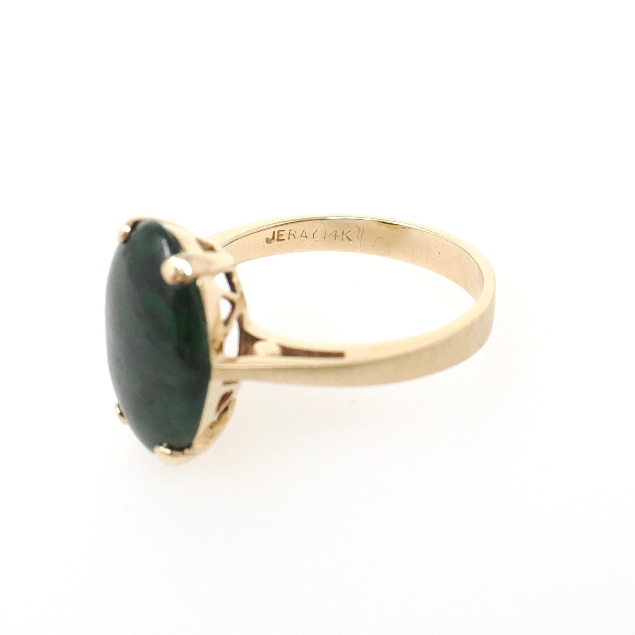 Maw Sit-Sit Ring - Estate 14k Yellow Gold Oval Dark Mottled Green Prong Solitaire - Contemporary Circa 1990s Size 6 Statement Fine Jewelry