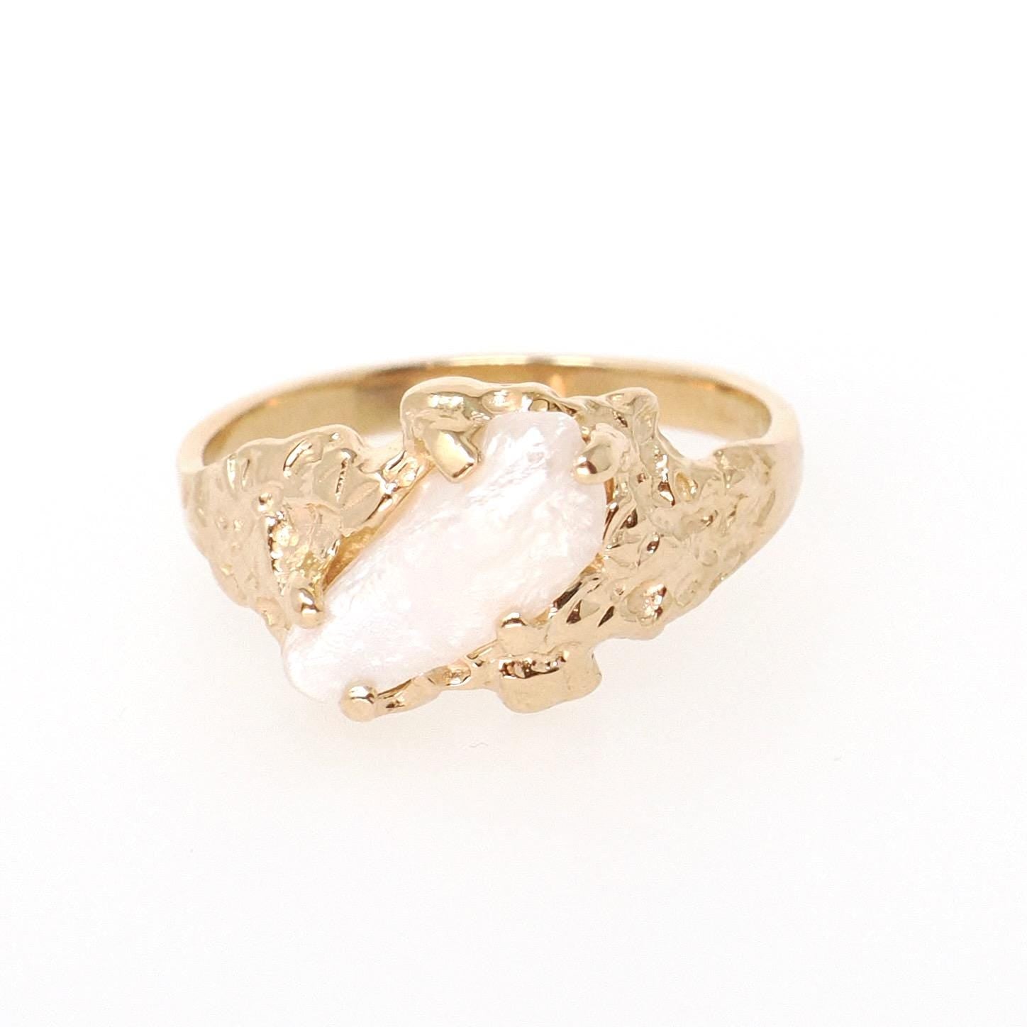 Vintage Baroque Pearl Ring - Estate 10k Yellow Gold Organic White Gemstone Brutalist Textured Statement - Circa 1980s Size 6.25 Fine Jewelry