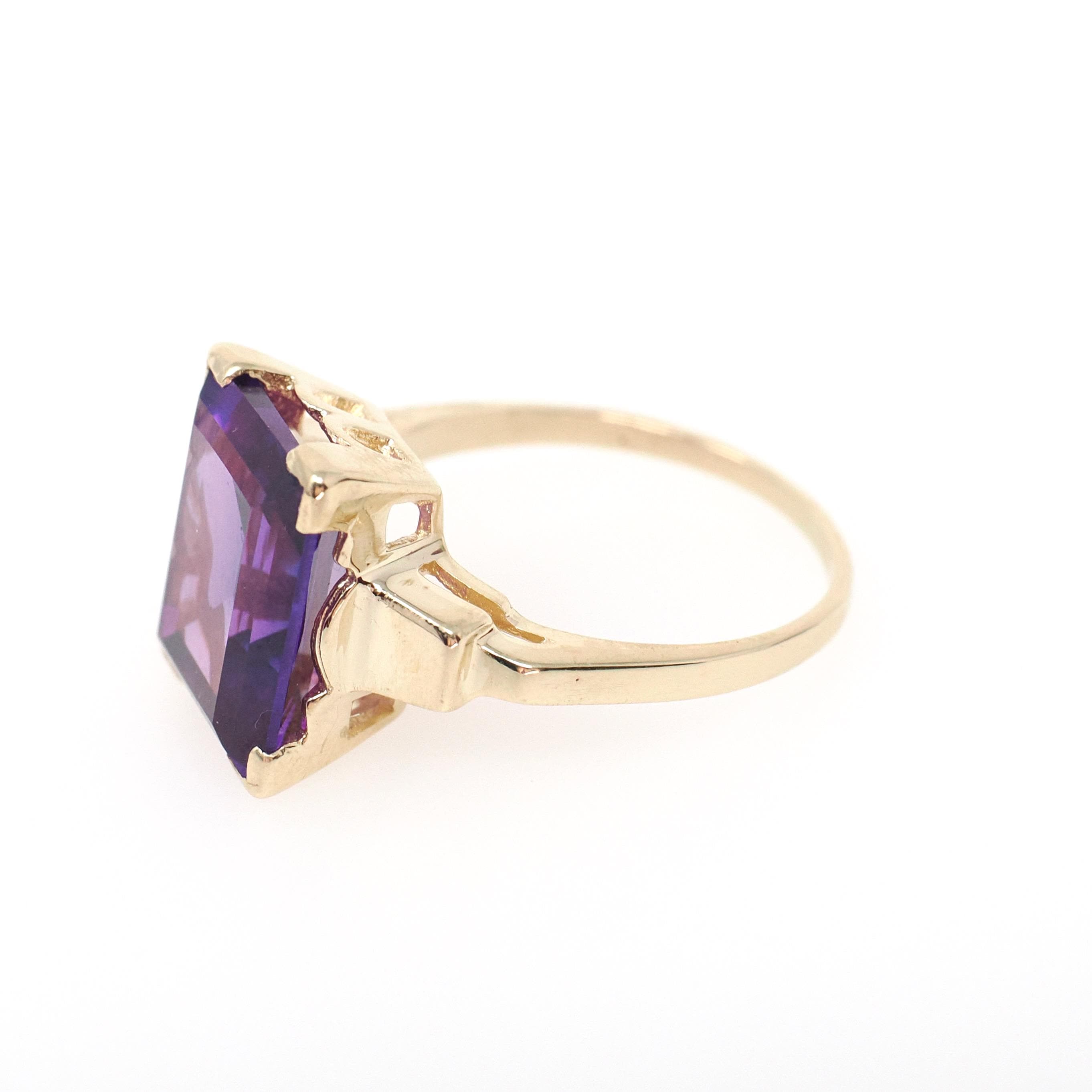 Created Color Change Sapphire Ring - Mid Century 10k Yellow Gold Rectangular Purple Blue Gem - Circa 1950s Era Size 6 1/2 Fine 50s Jewelry