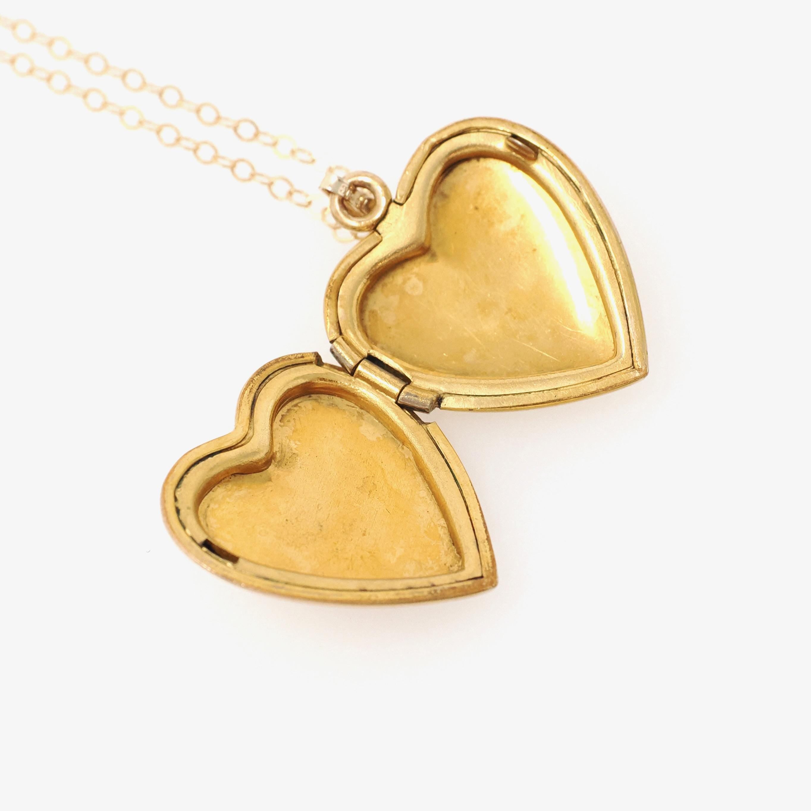 Vintage Heart Locket - Retro Gold Filled Floral Paisley Nature Engraved Design Pendant Necklace - Circa 1940s Keepsake Photograph Jewelry