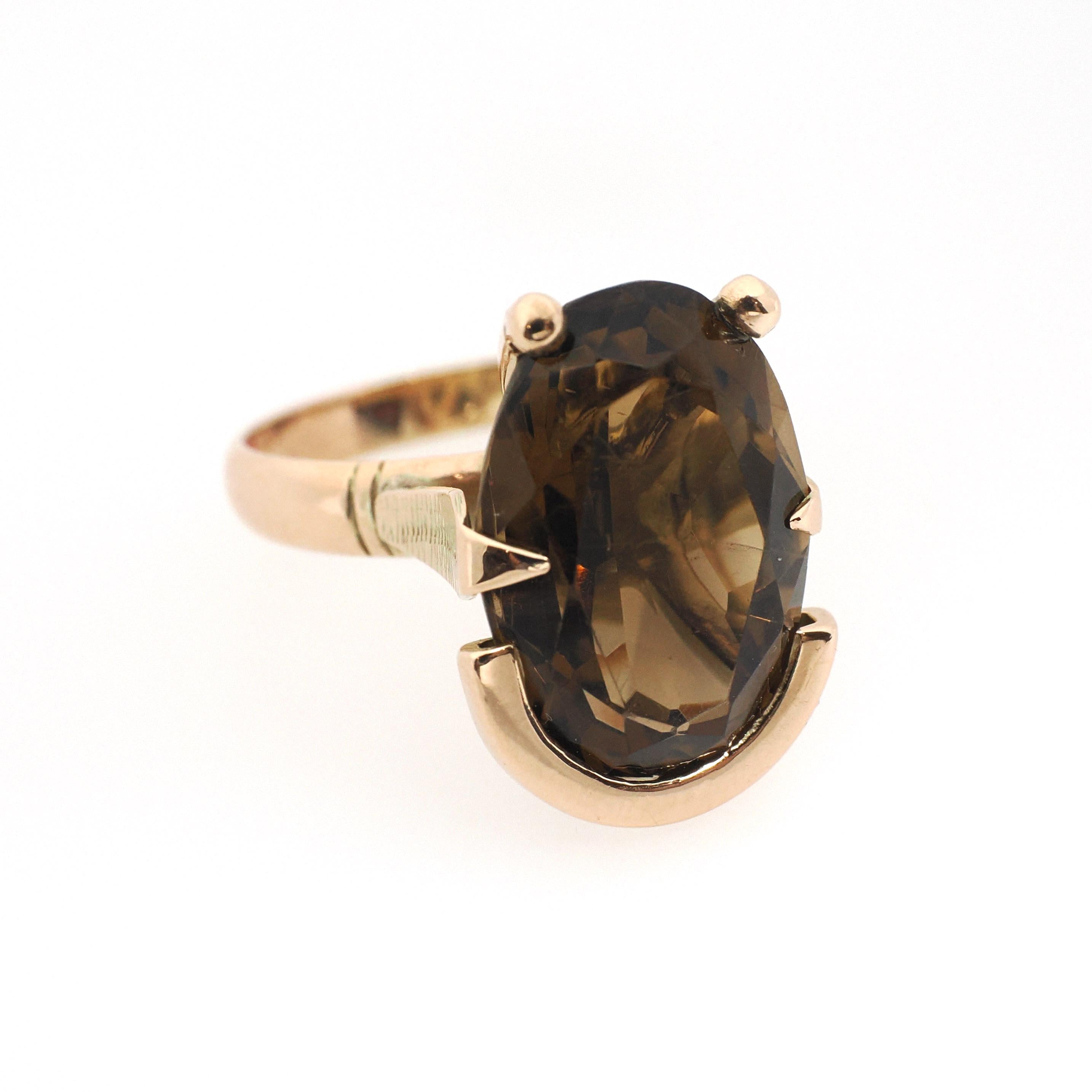 Smoky Quartz Ring - Modernist 14k Yellow Gold Oval Faceted 7.50 CT Dark Brown Gemstone - Vintage Circa 1970s Era Size 7 1/2 Fine Jewelry