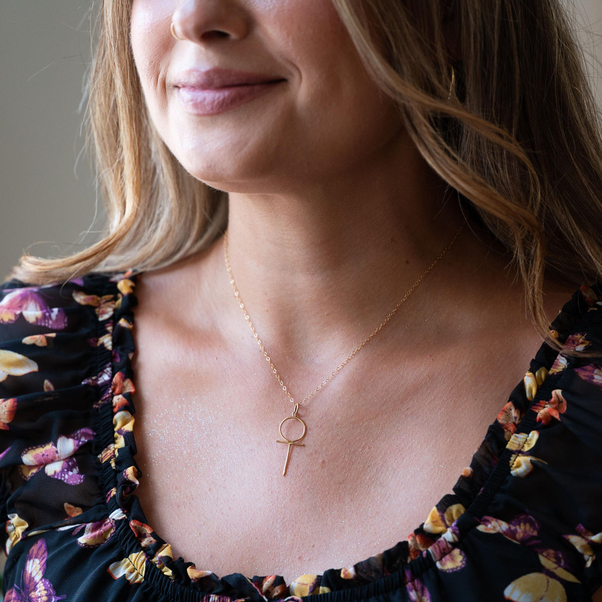 Dainty Ankh Necklace - Contemporary 18k Yellow Gold Wire Egyptian Revival Symbol Charm - Circa 1990s Statement Fine Feminist Venus Jewelry