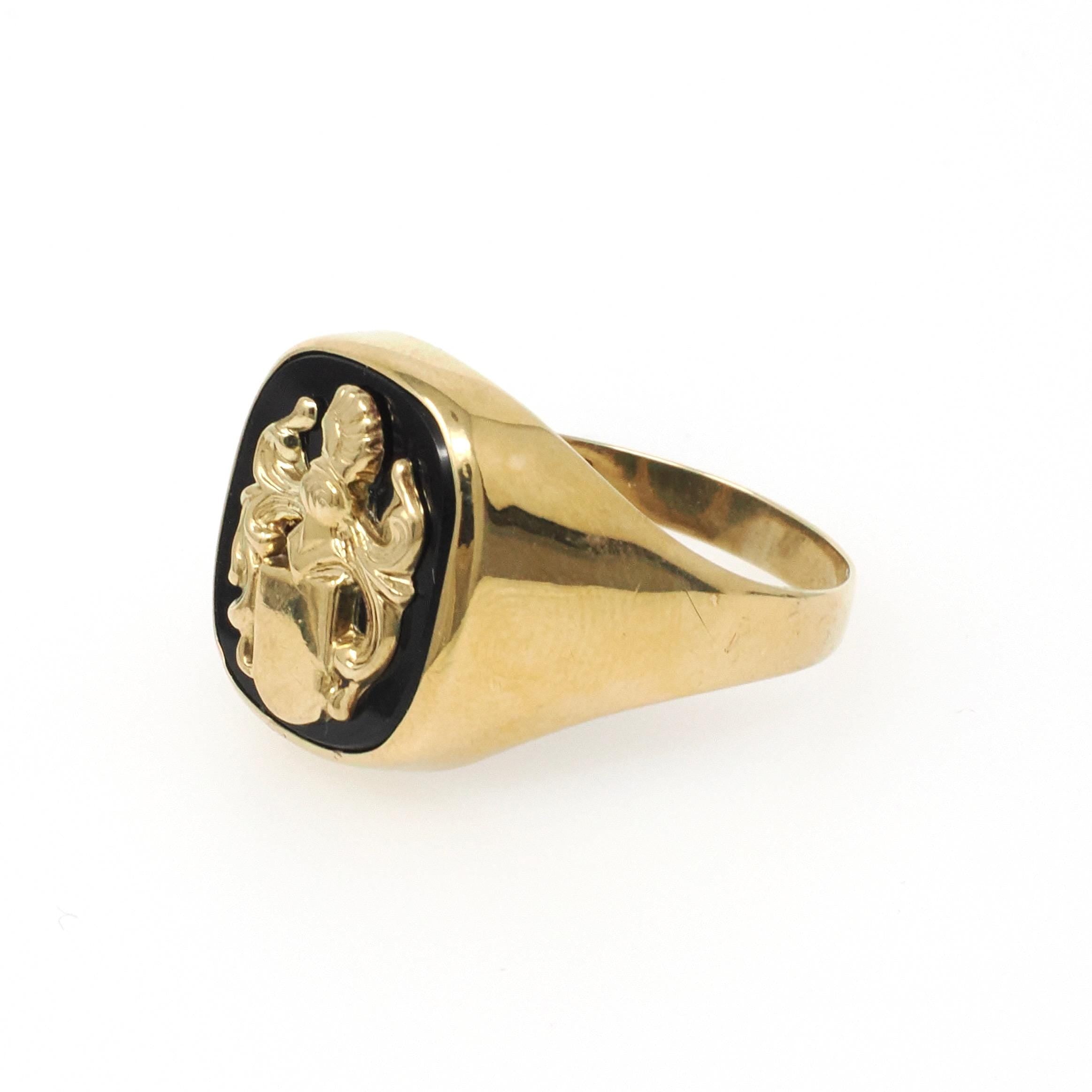 Onyx Signet Ring - English 8k Yellow Gold Cushion Black Chalcedony Gem - Circa 1950s Size 10 1/2 Unisex Coat Of Arms Statement Fine Jewelry