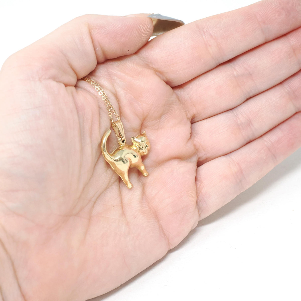 Contemporary Cat Charm - Modern 14k Yellow Gold Figural Feline Pendant Necklace - Circa 1990s Era Hollow Kitty Tail Pet Animal Fine Jewelry