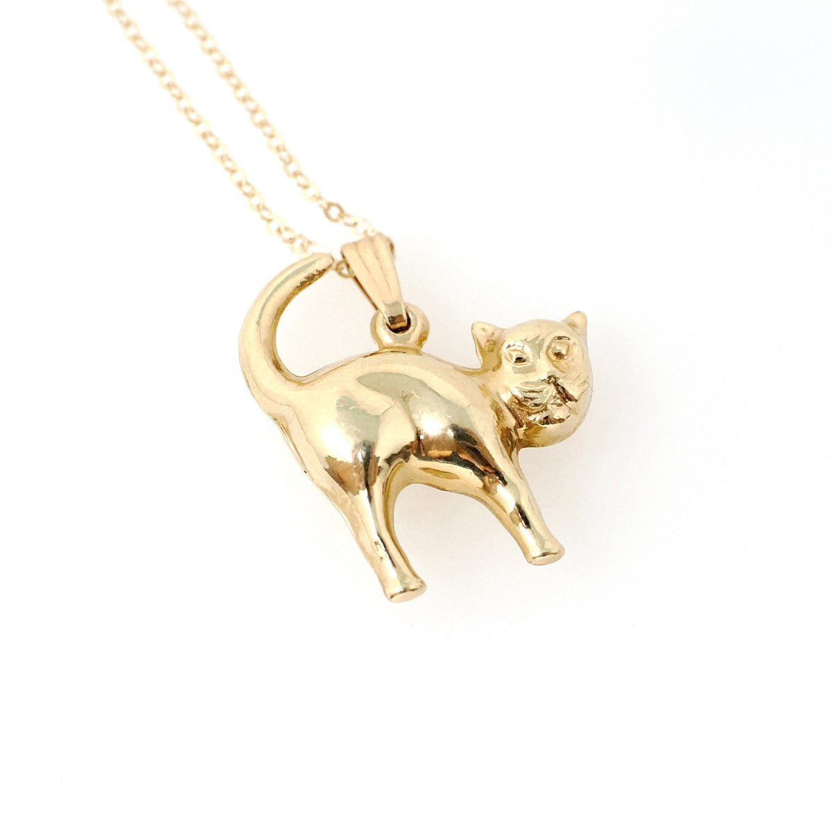 Contemporary Cat Charm - Modern 14k Yellow Gold Figural Feline Pendant Necklace - Circa 1990s Era Hollow Kitty Tail Pet Animal Fine Jewelry