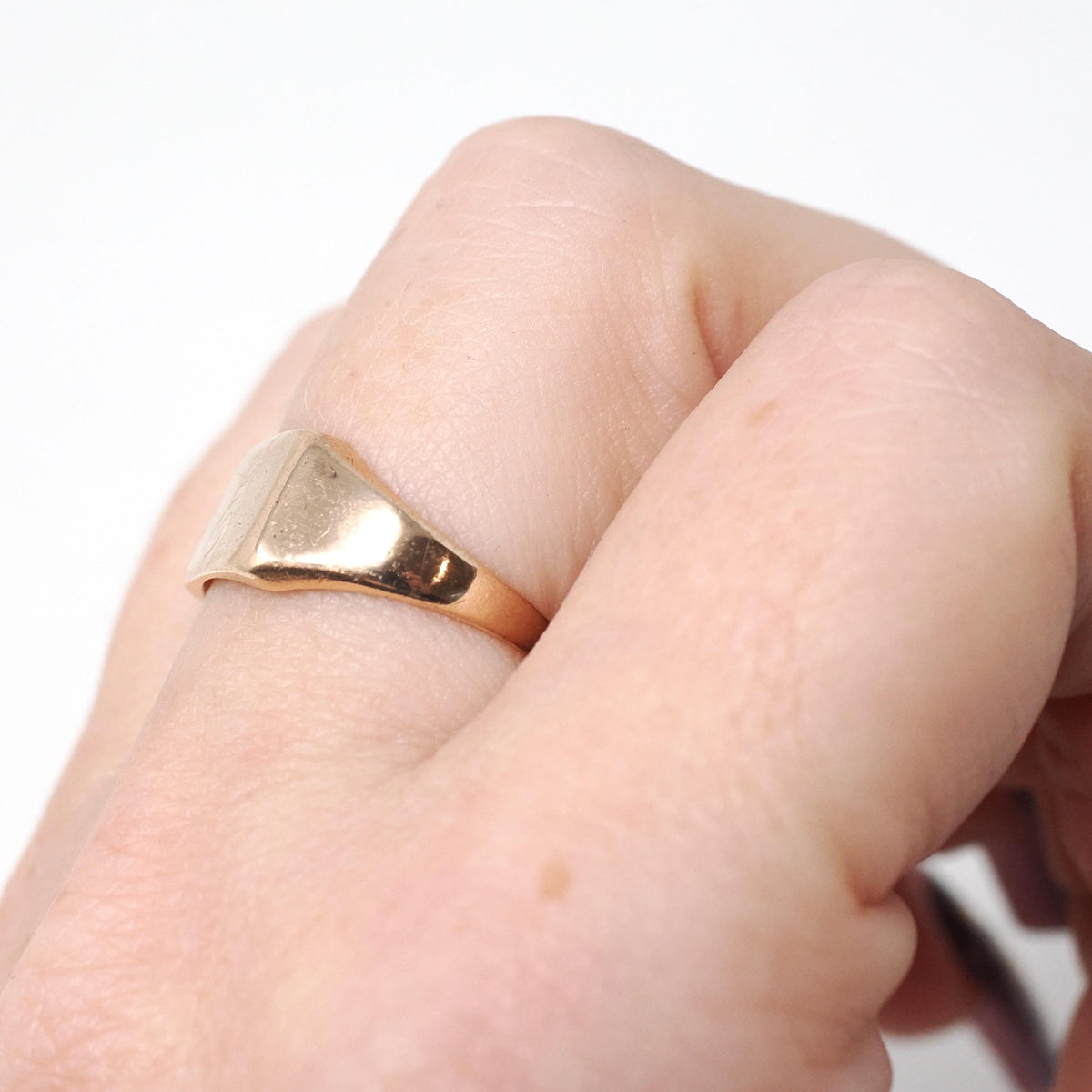 Letter "E" Ring - Retro 10k Yellow Gold Monogrammed Engraved Script Initial Signet - Circa 1940s Era Size 6 Personal Fine Pinky Midi Jewelry