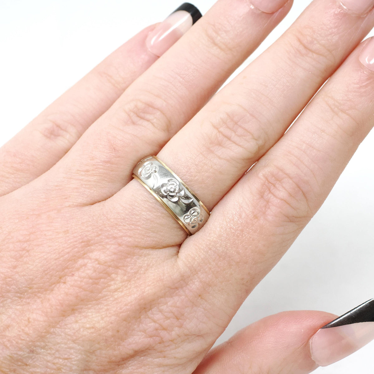 Vintage Flower Band - Mid Century 14k Yellow & White Gold Floral Design Ring - Circa 1960s Era Size 6 1/4 Two Tone Fine Statement Jewelry