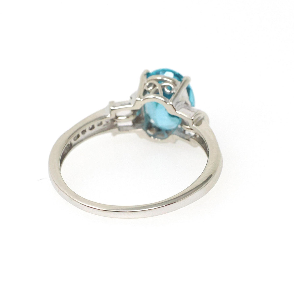 Modern Apatite Ring - Contemporary 10k White Gold Natural Oval Teal Blue Gemstone - Circa 2000s Size 8 1/2 Simulated Diamond Accents Jewelry