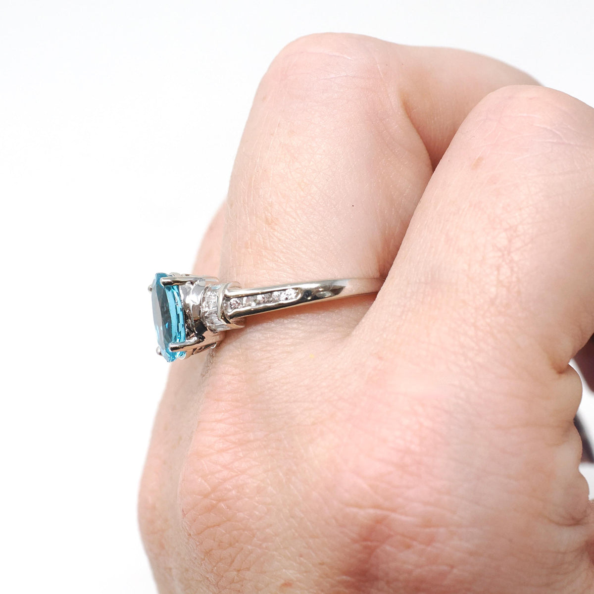 Modern Apatite Ring - Contemporary 10k White Gold Natural Oval Teal Blue Gemstone - Circa 2000s Size 8 1/2 Simulated Diamond Accents Jewelry