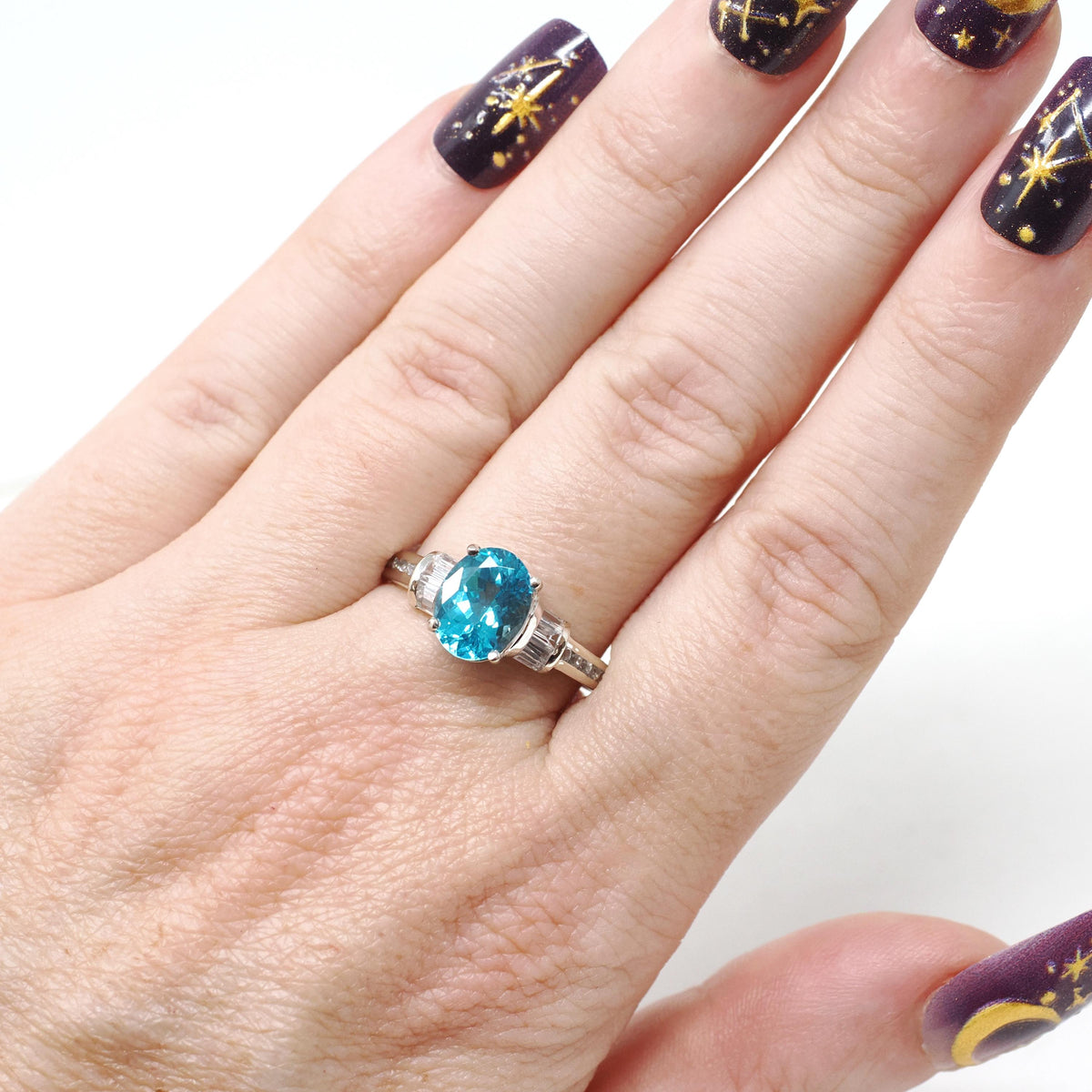 Modern Apatite Ring - Contemporary 10k White Gold Natural Oval Teal Blue Gemstone - Circa 2000s Size 8 1/2 Simulated Diamond Accents Jewelry