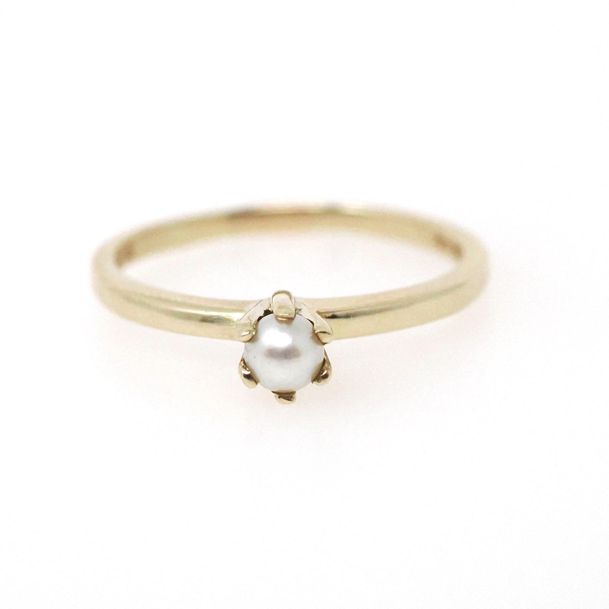 Cultured Pearl Ring - Modernist 10k Yellow Gold 3.4 mm Organic Solitaire Gemstone - Vintage Circa 1960s Era Size 7 Dainty Fine Jewelry