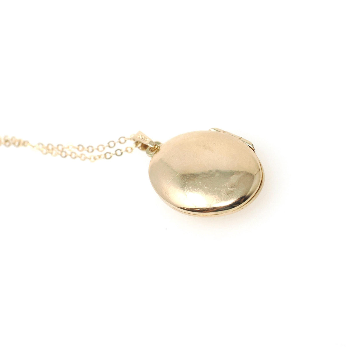 Flower Photo Locket - Contemporary 10k Yellow Gold Oval Pendant Necklace - Circa 2000s Era Paisley Design Photograph Keepsake Fine Jewelry