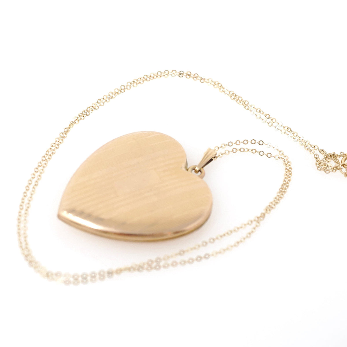 Vintage Heart Locket - Retro Gold Filled Pinstripe Style Design Large Pendant Necklace - Circa 1940s Era Photograph Keepsake 40s Jewelry