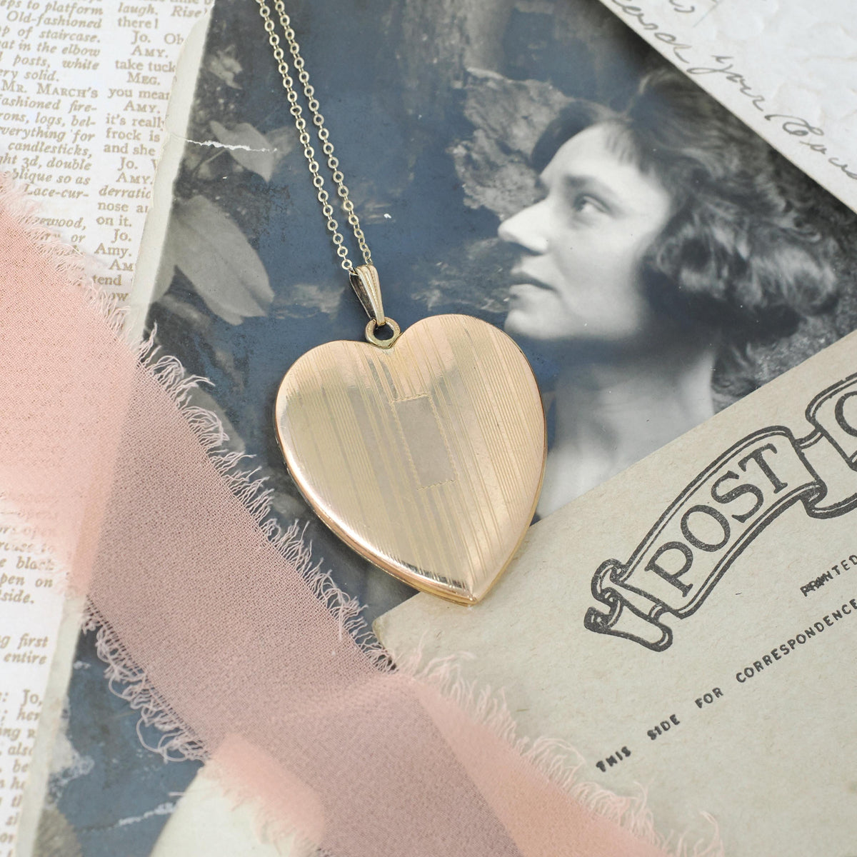 Vintage Heart Locket - Retro Gold Filled Pinstripe Style Design Large Pendant Necklace - Circa 1940s Era Photograph Keepsake 40s Jewelry