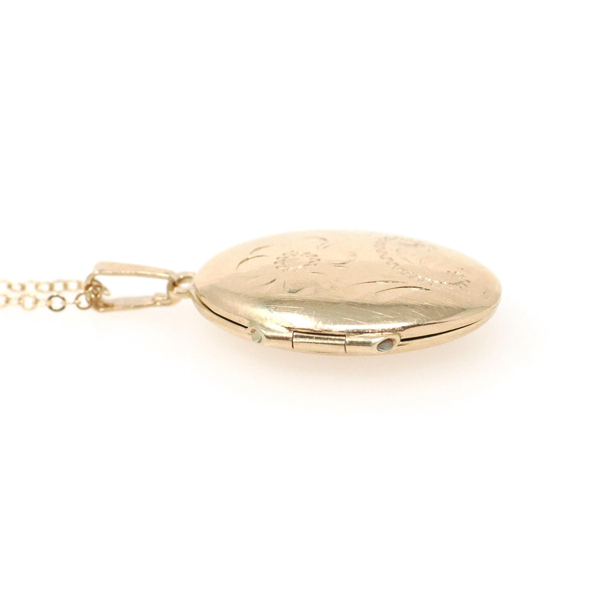 Flower Photo Locket - Contemporary 10k Yellow Gold Oval Pendant Necklace - Circa 2000s Era Paisley Design Photograph Keepsake Fine Jewelry