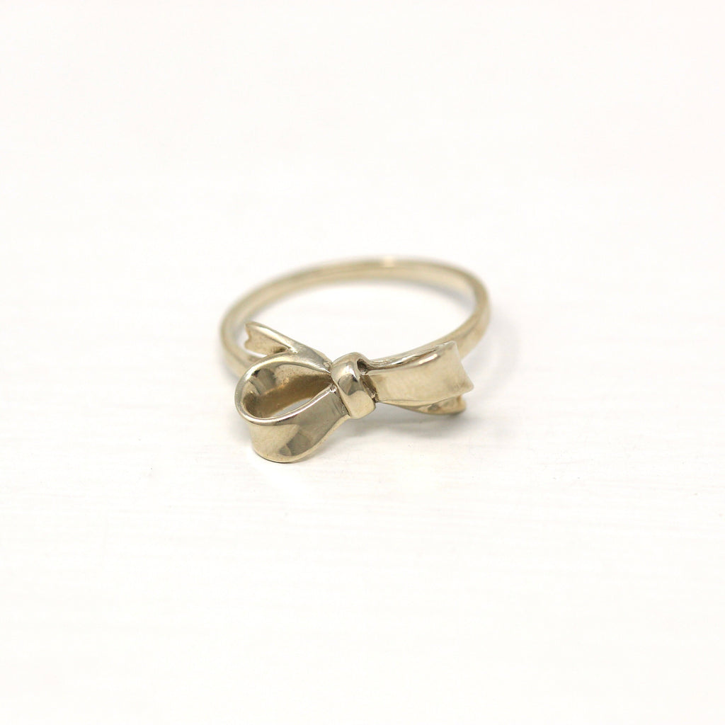 Estate Bow Ring - Modern 14k White Gold Figural Open Metal Designs Dainty - Circa 2000s Era Size 4 3/4 Looped Ribbon Fine Jewelry