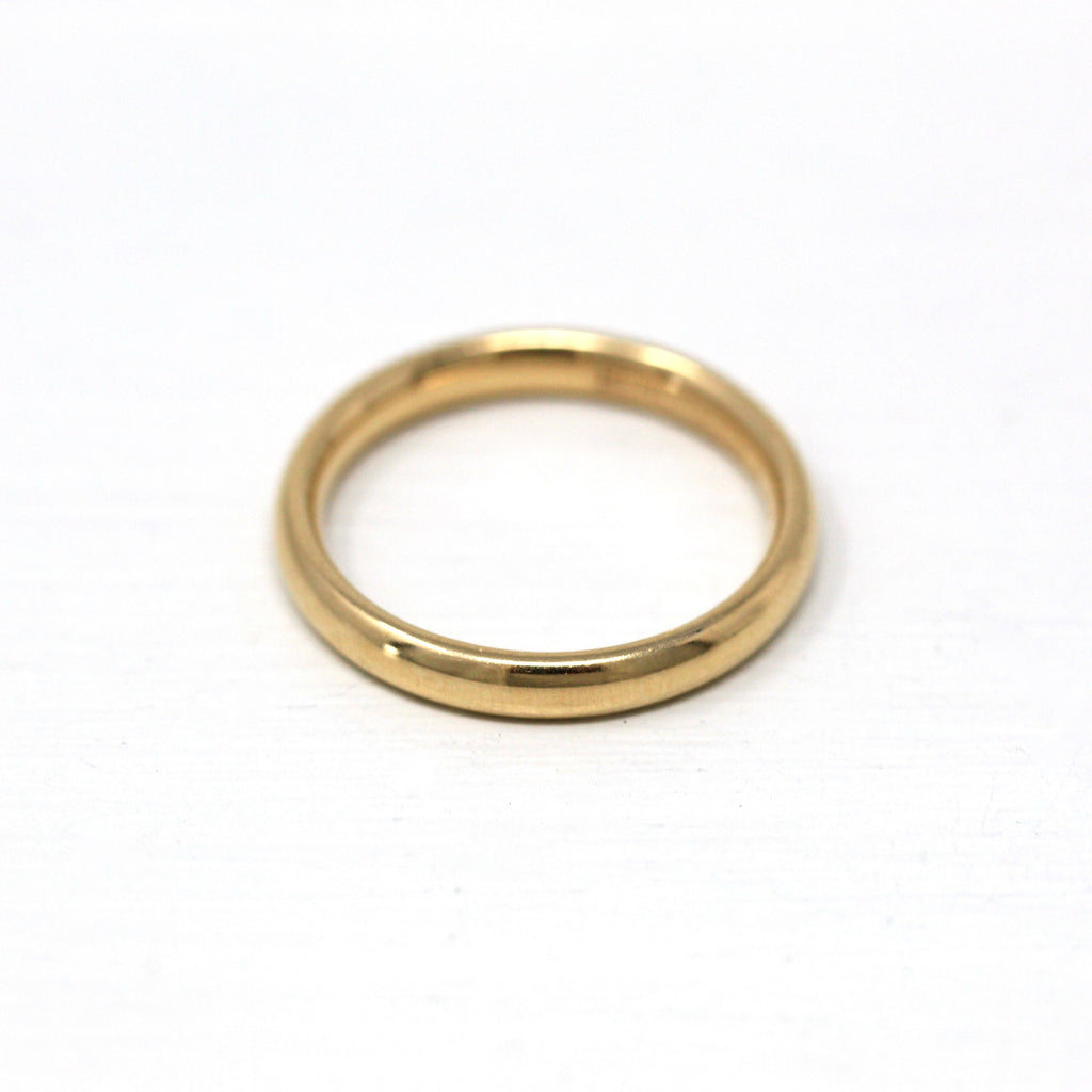 Modern Wedding Band - Estate 14k Yellow Gold Unadorned Polished Stacking Ring - Circa 2000s Era Size 7 Simple Unisex Statement Fine Jewelry