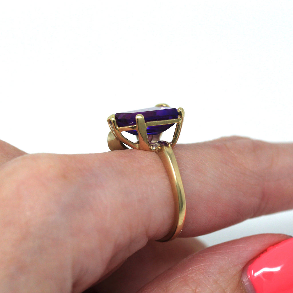 Created Color Change Ring- Retro Era 10k Yellow Gold Fancy Cut Purple Pink Stone - Vintage Circa 1960s Size 5.25 Statement Fine 60s Jewelry