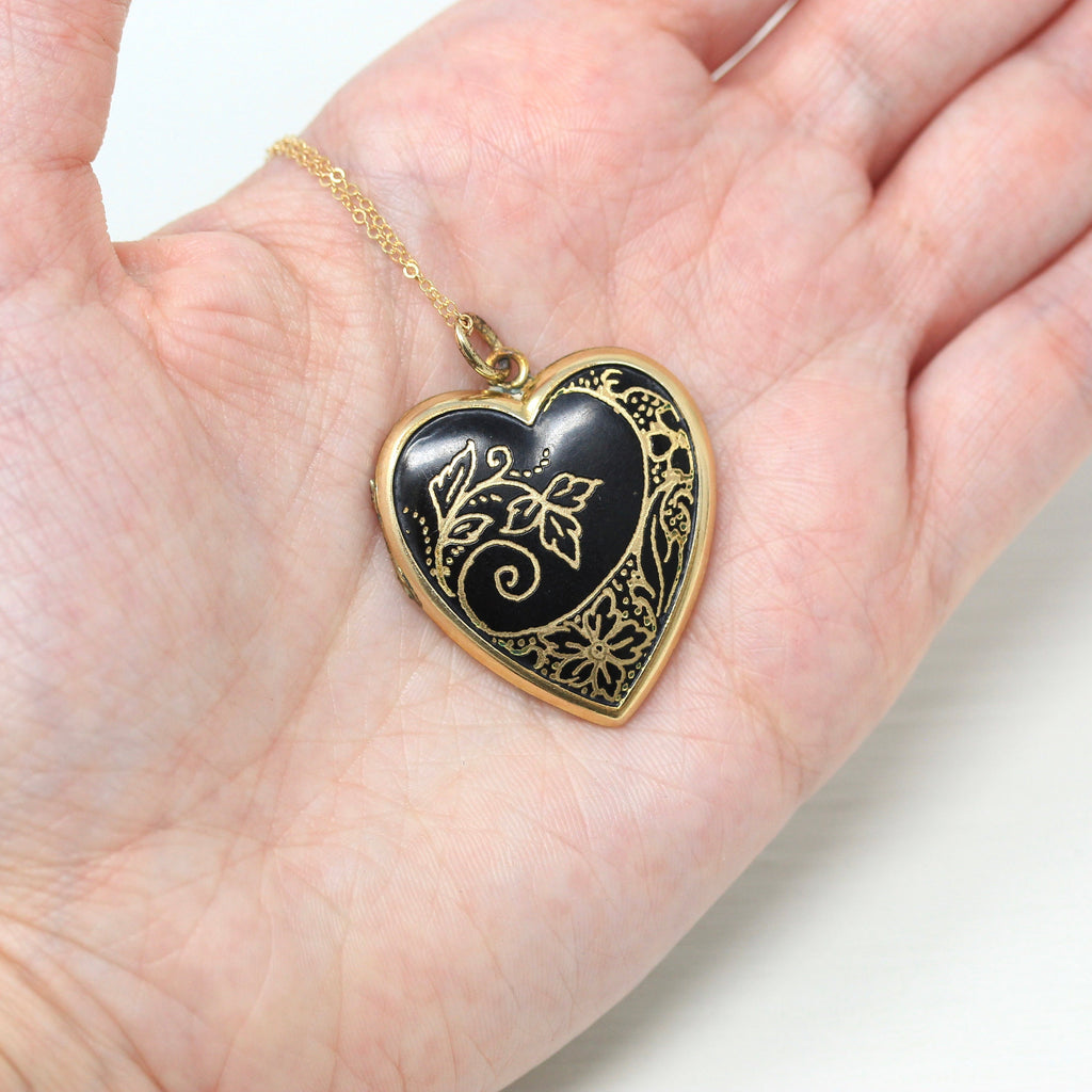 Vintage Heart Locket - Retro Gold Filled & Black Enamel Flowers Pendant Necklace - Circa 1940s Era Photograph Keepsake Nature Design Jewelry