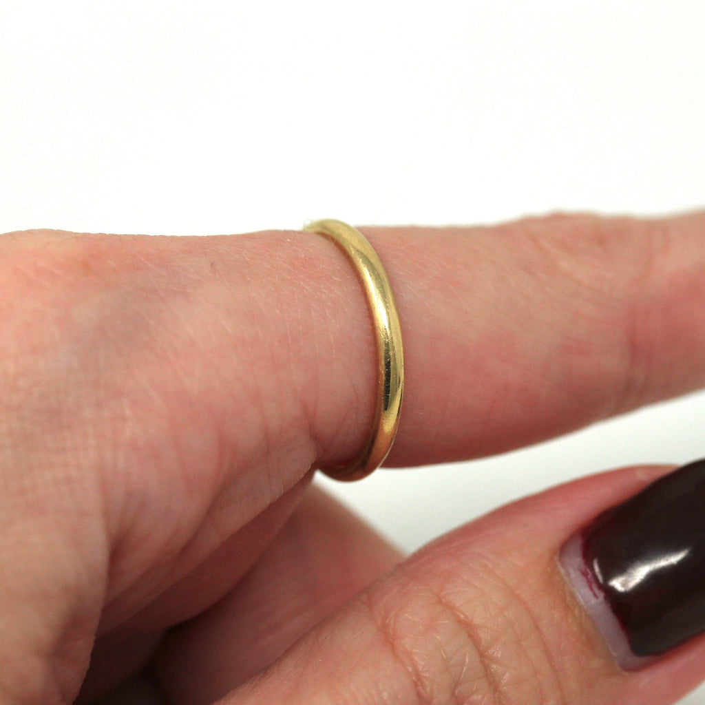 Vintage Wedding Band - Retro 10k Yellow Gold Unadorned Plain Simple Polished Ring - Circa 1960s Era Size 6.25 Unisex Stacking Fine Jewelry