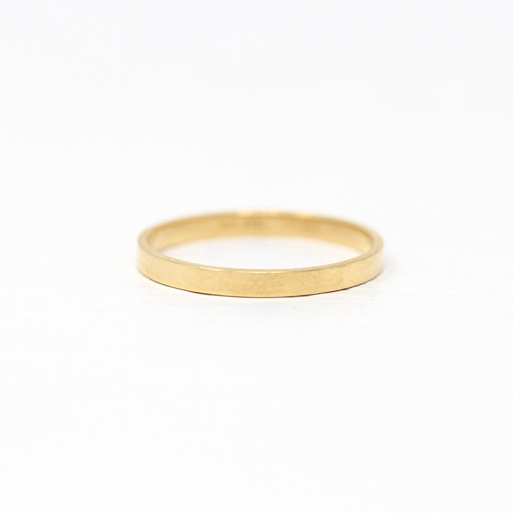 Modern Wedding Band - Estate 10k Yellow Gold Unadorned Polished Stacking Ring - Circa 2000s Era Y2K Size 6 Unisex Statement Fine JTS Jewelry