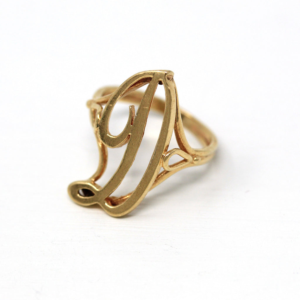 Letter "D" Ring - Estate 14k Yellow Gold Cursive Initial Name Statement - Modern Circa 1990s Era Size 7 3/4 Brushed Finish Fine 90s Jewelry
