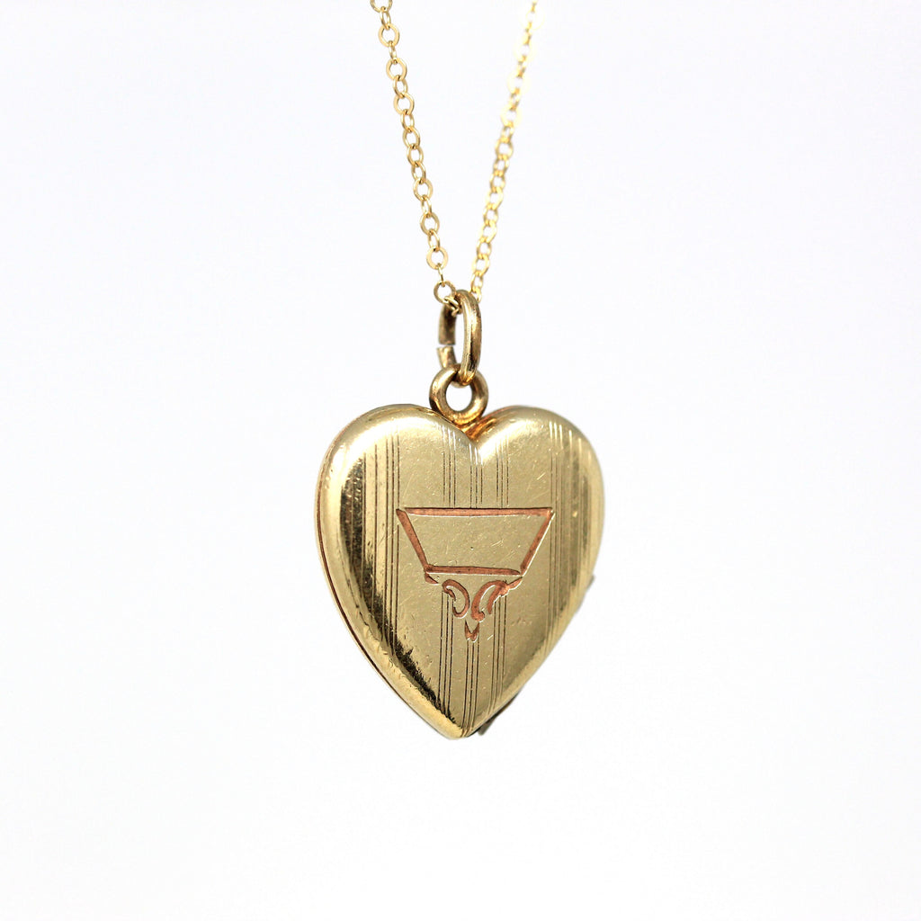Vintage Heart Locket - Retro 14k Gold Filled Pinstripe Designs Pendant Necklace - Circa 1940s Era Accessory Keepsake Photograph 40s Jewelry